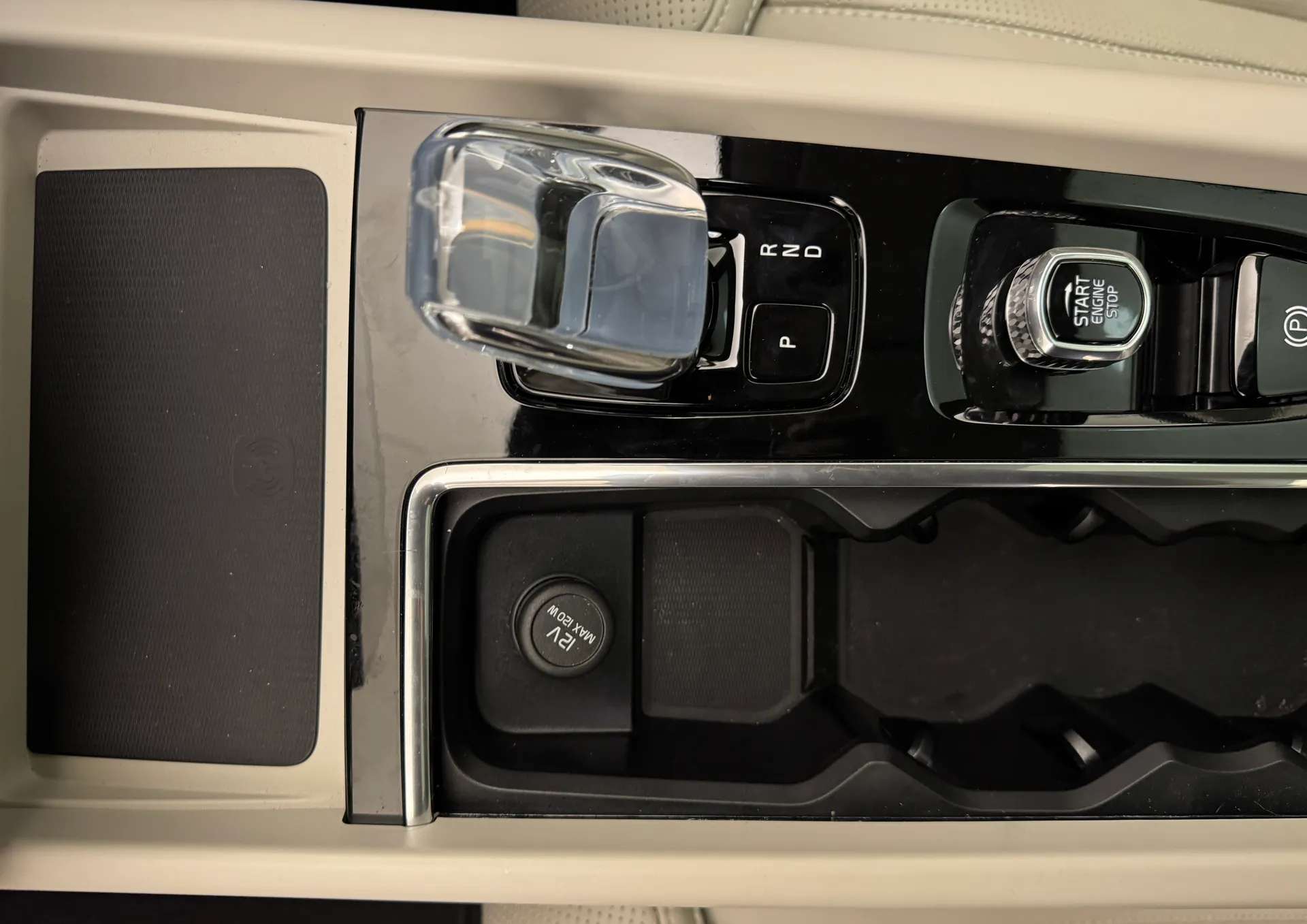 2025 VOLVO XC60 2025 VOLVO XC60