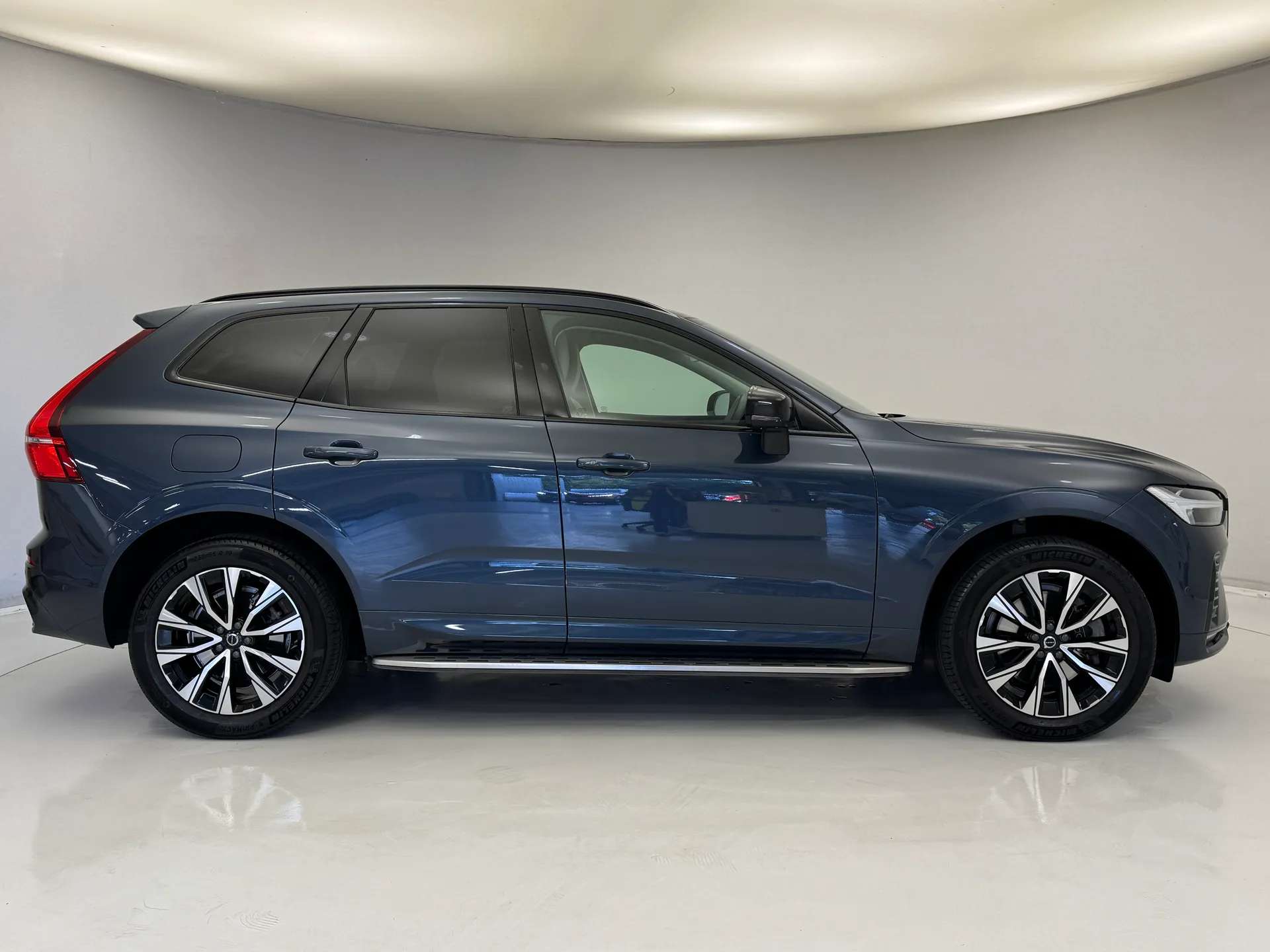 A 2024 VOLVO XC60 2.0 B5P Plus Dark 5dr AWD Geartronic A 2024 VOLVO XC60 2.0 B5P Plus Dark 5dr AWD Geartronic