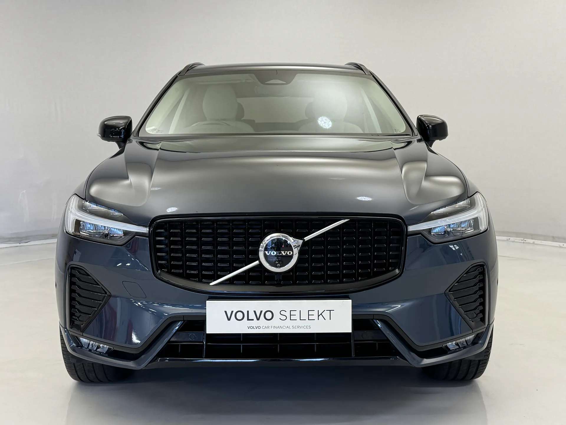 A 2024 VOLVO XC60 2.0 B5P Plus Dark 5dr AWD Geartronic A 2024 VOLVO XC60 2.0 B5P Plus Dark 5dr AWD Geartronic