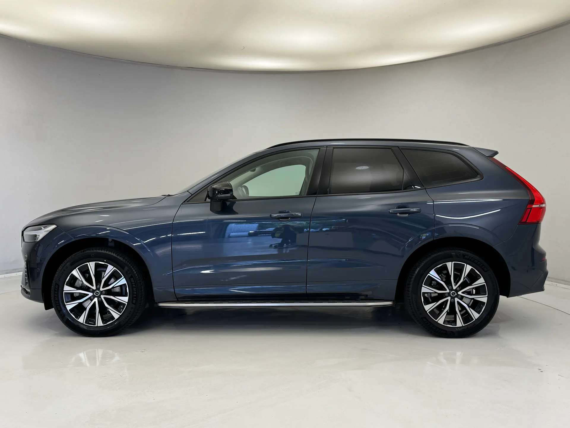 A 2024 VOLVO XC60 2.0 B5P Plus Dark 5dr AWD Geartronic A 2024 VOLVO XC60 2.0 B5P Plus Dark 5dr AWD Geartronic