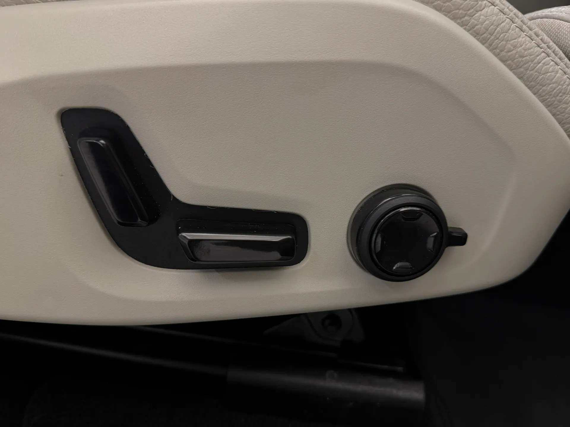 2024 VOLVO XC60 2024 VOLVO XC60