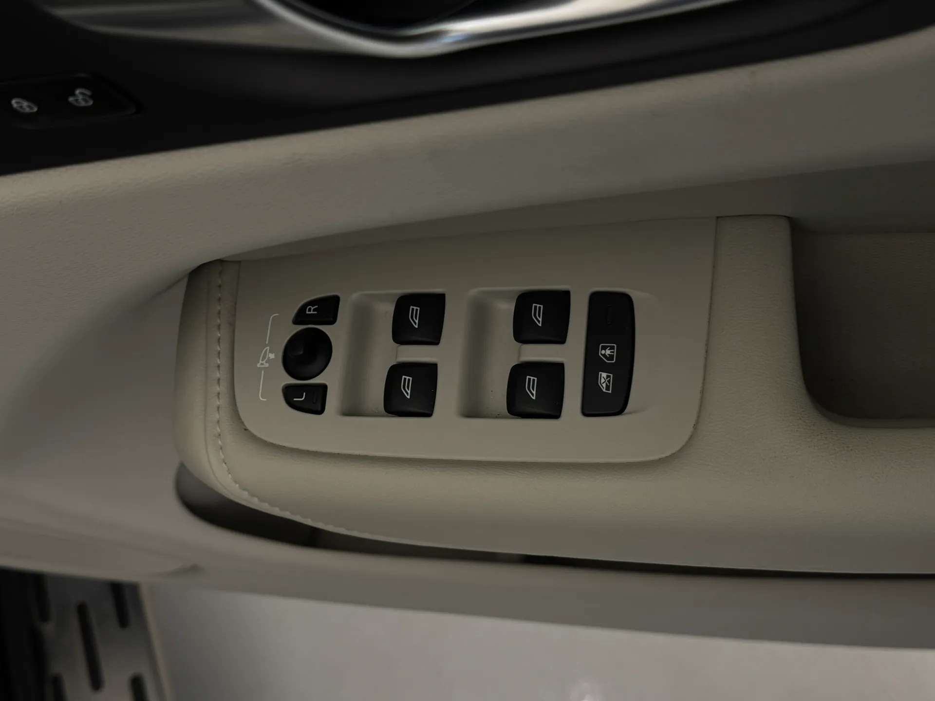 2024 VOLVO XC60 2024 VOLVO XC60