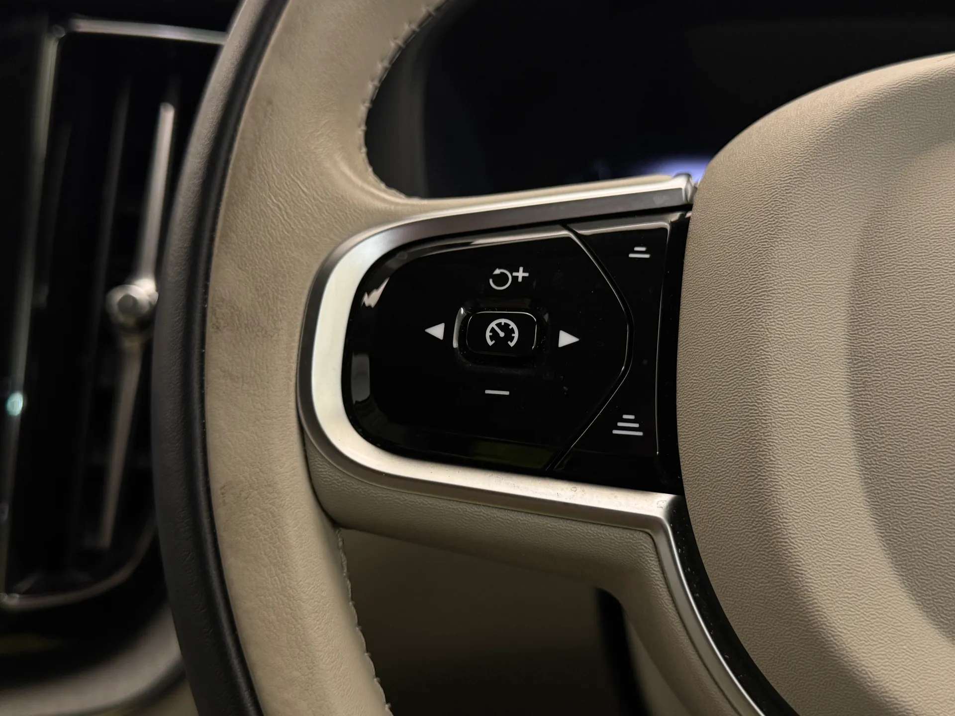 2024 VOLVO XC60 2024 VOLVO XC60