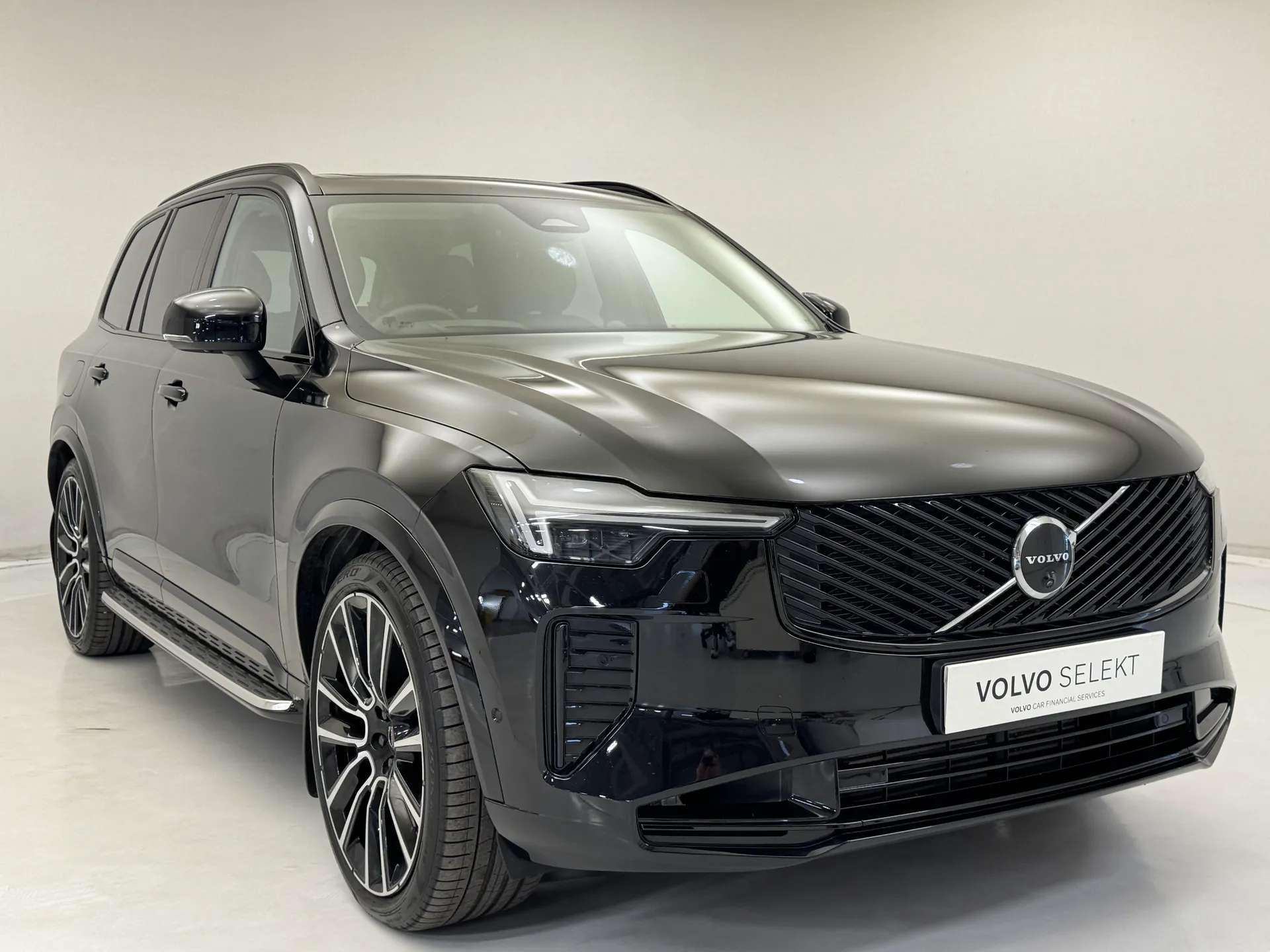 A 2026 VOLVO XC90 2.0 T8 PHEV Ultra Dark 5dr AWD Geartronic A 2026 VOLVO XC90 2.0 T8 PHEV Ultra Dark 5dr AWD Geartronic