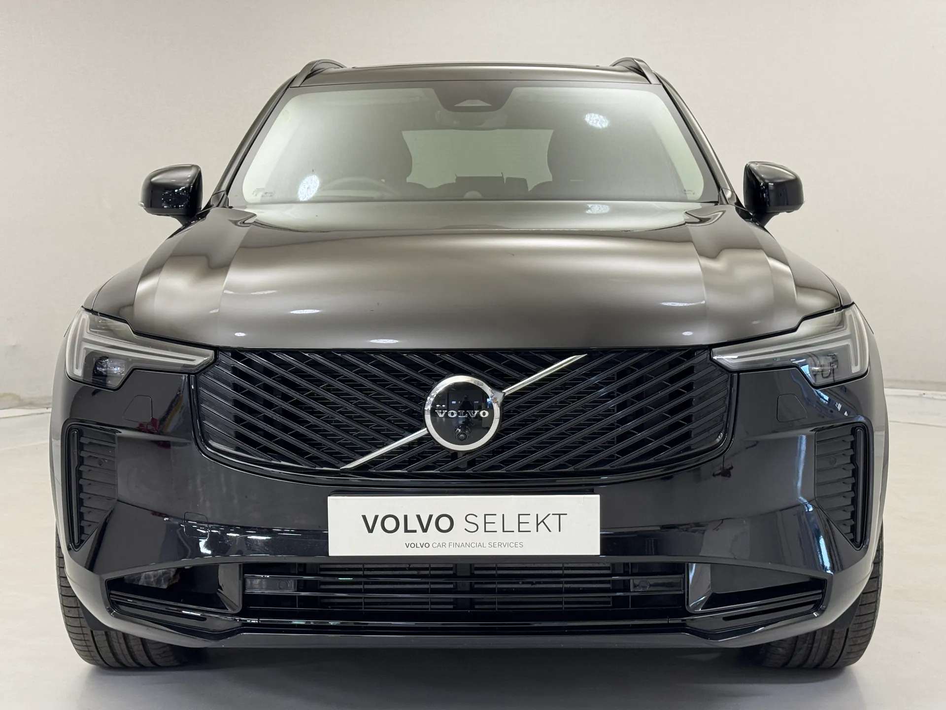 A 2026 VOLVO XC90 2.0 T8 PHEV Ultra Dark 5dr AWD Geartronic A 2026 VOLVO XC90 2.0 T8 PHEV Ultra Dark 5dr AWD Geartronic