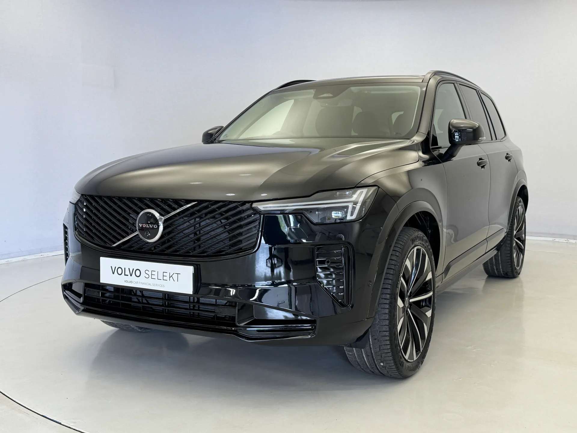 A 2026 VOLVO XC90 2.0 B5P Plus Pro Dark 5dr AWD Geartronic A 2026 VOLVO XC90 2.0 B5P Plus Pro Dark 5dr AWD Geartronic
