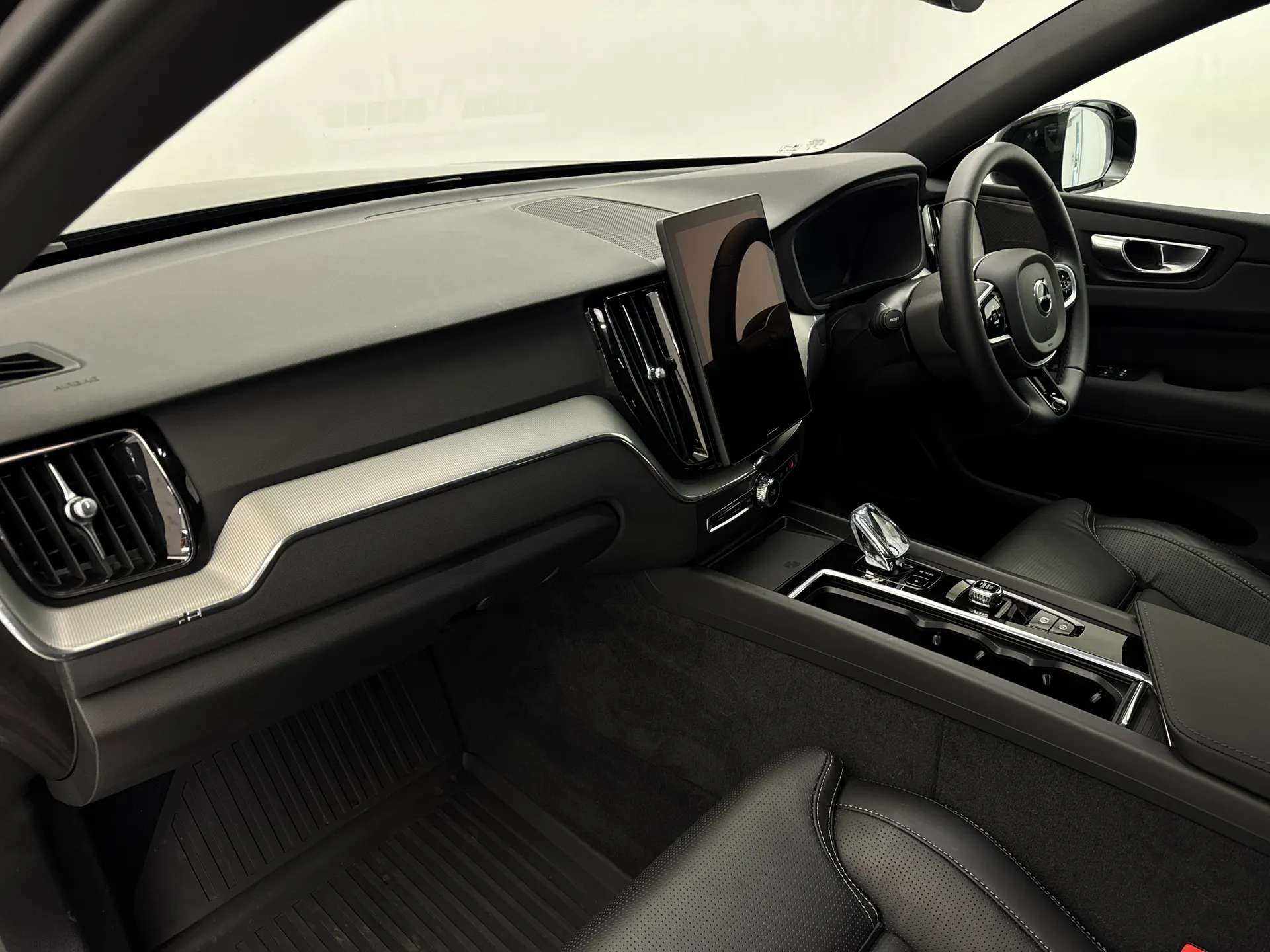 2025 VOLVO XC60 2025 VOLVO XC60