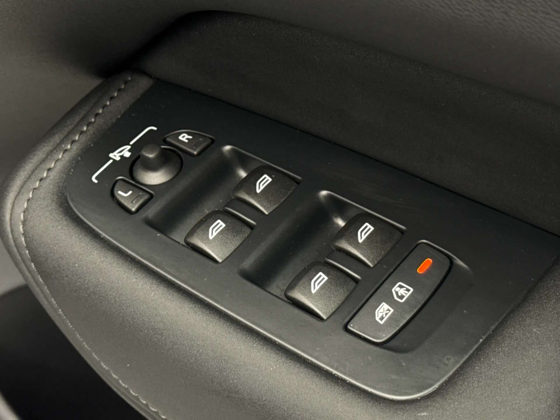 2025 VOLVO XC60 2025 VOLVO XC60