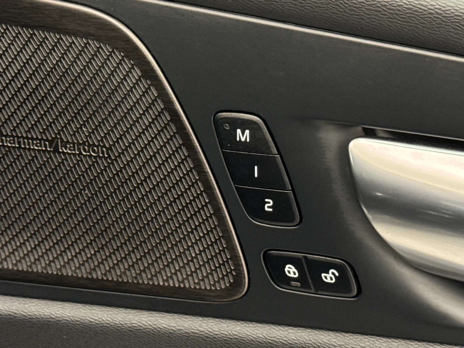 2025 VOLVO XC60 2025 VOLVO XC60