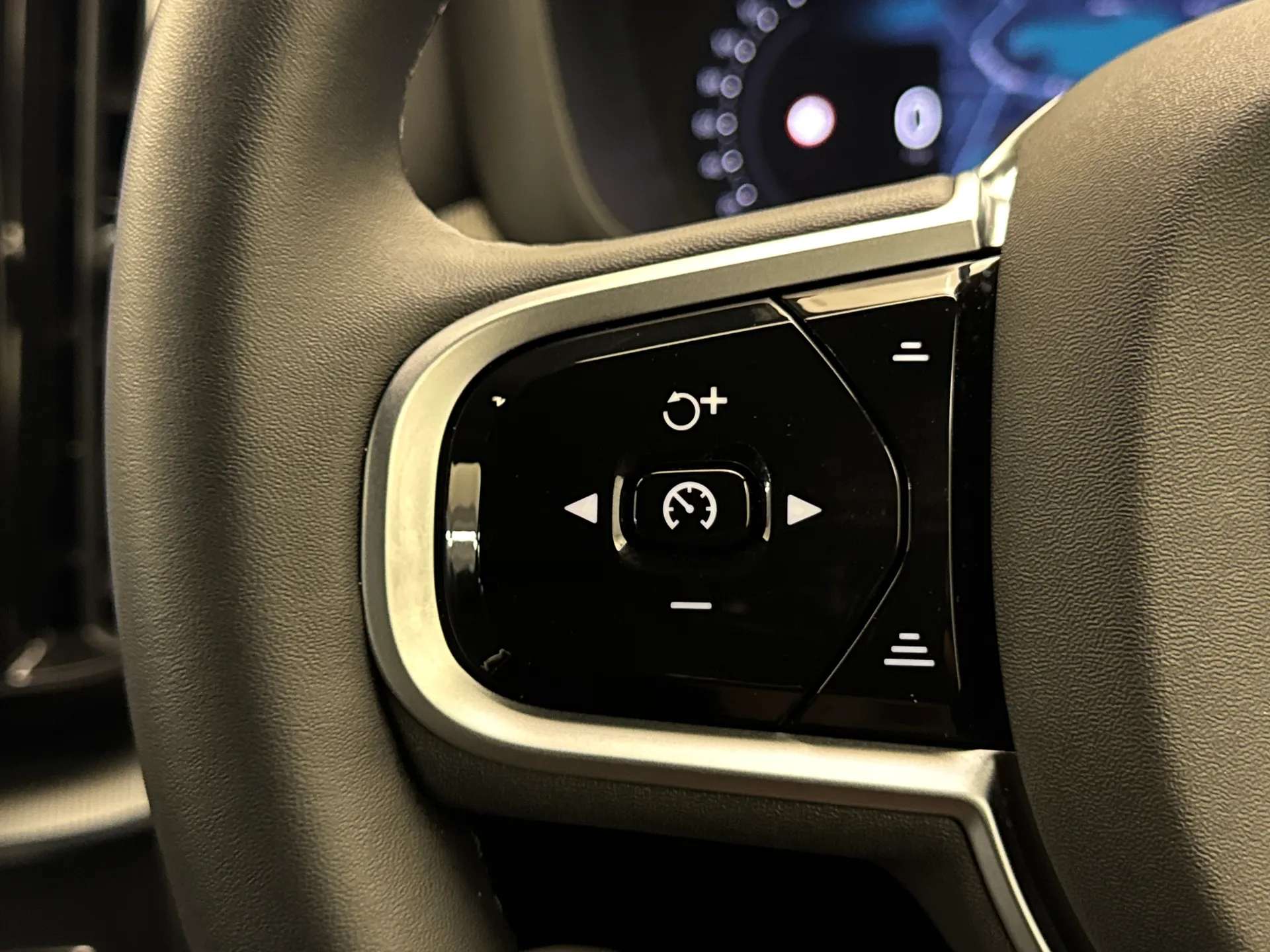 2025 VOLVO XC60 2025 VOLVO XC60