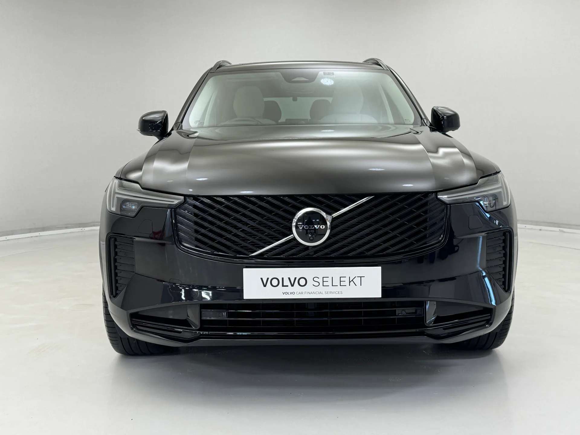 A 2025 VOLVO XC90 2.0 B5P Ultra Dark 5dr AWD Geartronic A 2025 VOLVO XC90 2.0 B5P Ultra Dark 5dr AWD Geartronic