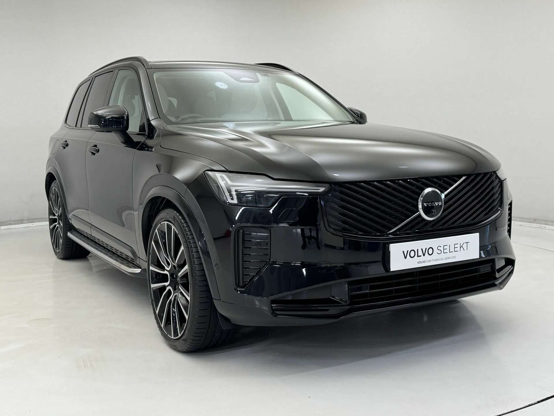 A 2025 VOLVO XC90 2.0 B5P Ultra Dark 5dr AWD Geartronic A 2025 VOLVO XC90 2.0 B5P Ultra Dark 5dr AWD Geartronic