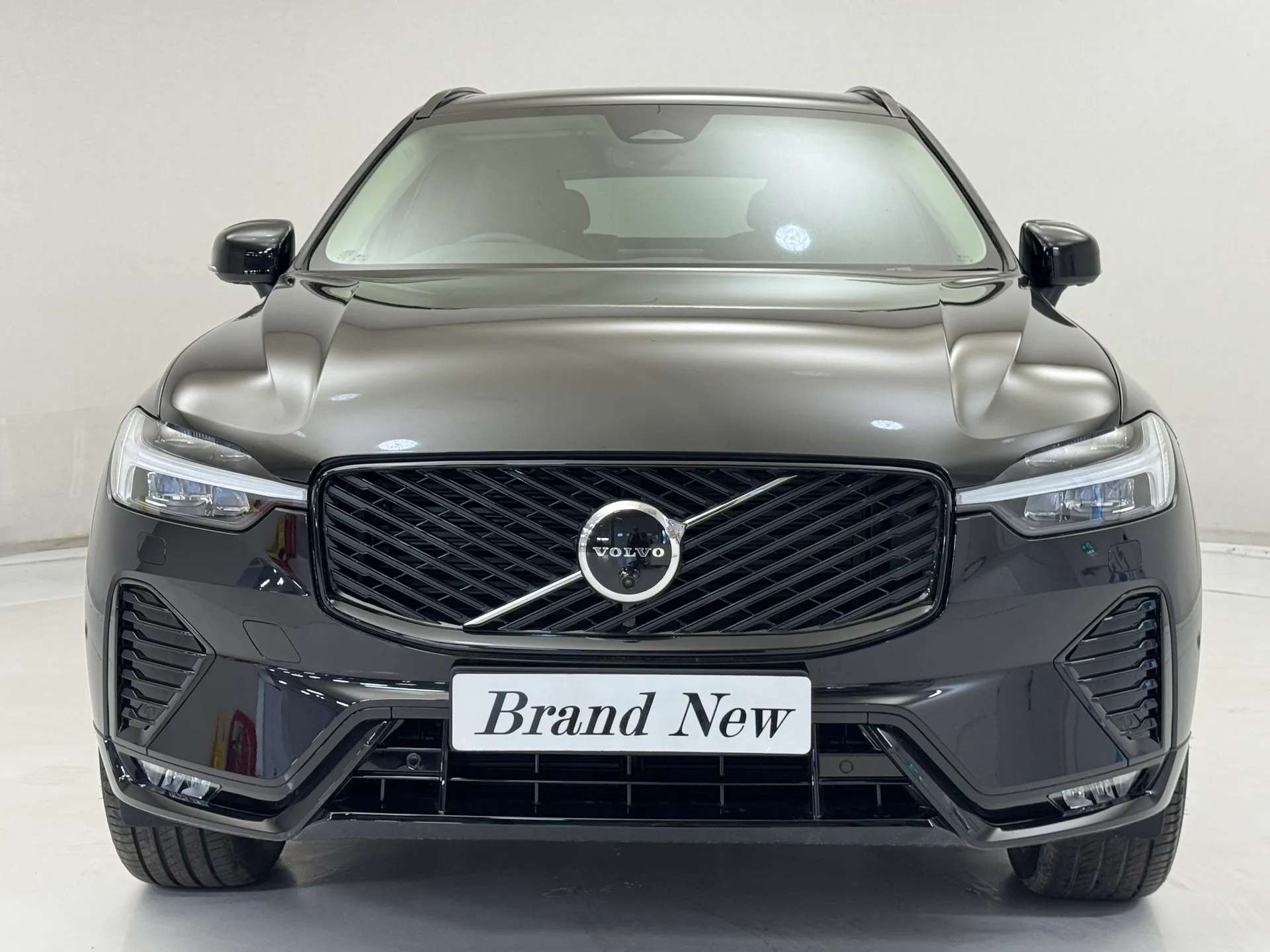 A 2026 VOLVO XC60 2.0 B5P Plus Dark 5dr AWD Geartronic A 2026 VOLVO XC60 2.0 B5P Plus Dark 5dr AWD Geartronic