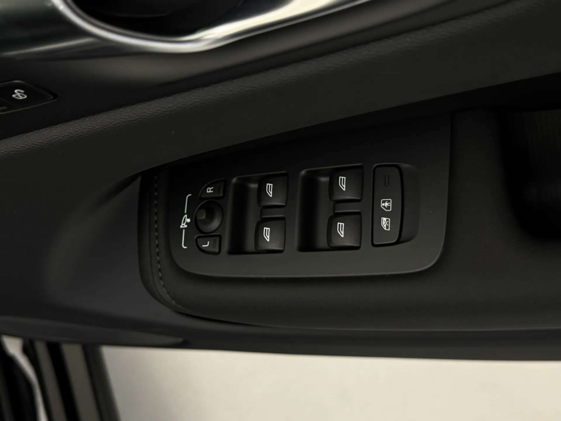 2026 VOLVO XC60 2026 VOLVO XC60