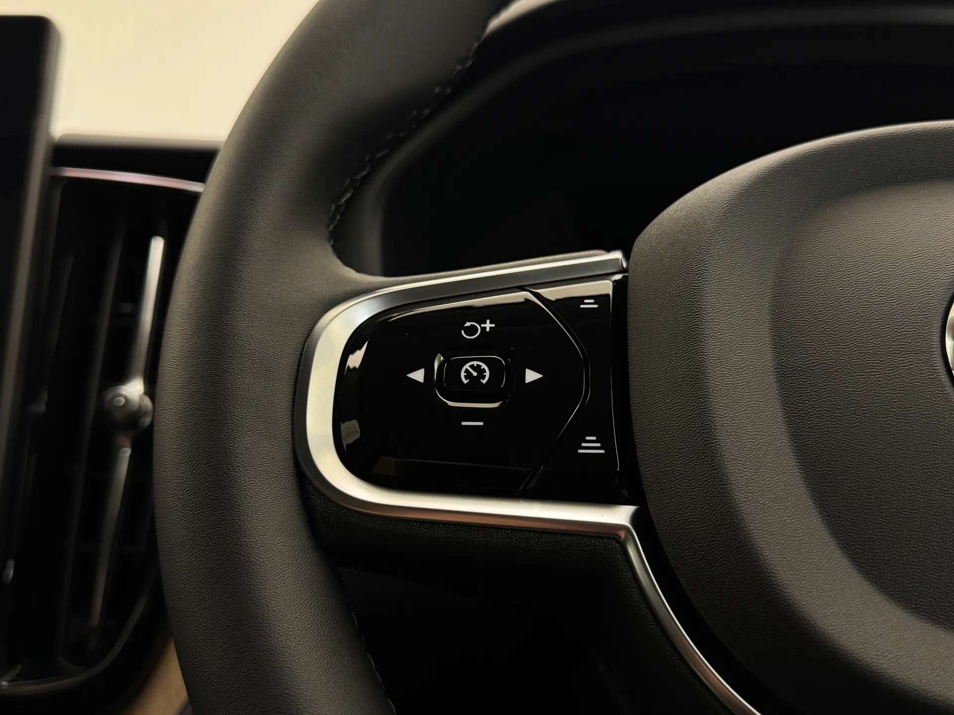 2026 VOLVO XC60 2026 VOLVO XC60