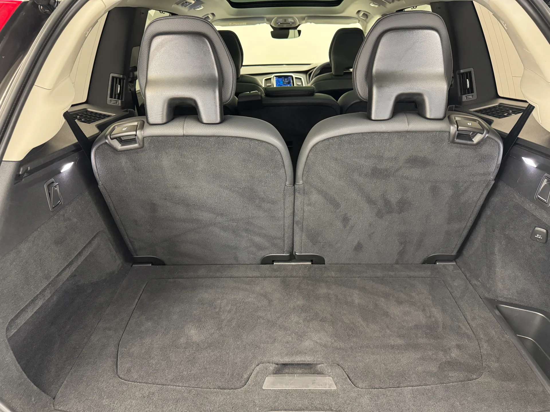 2023 VOLVO XC90 2023 VOLVO XC90