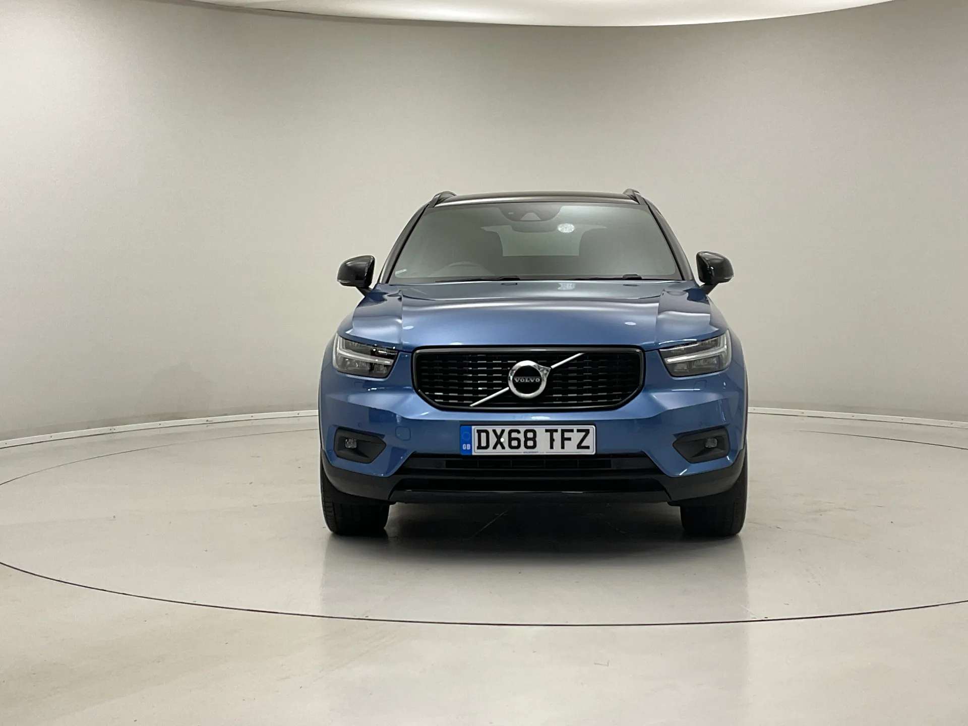 A 0 VOLVO XC40 2.0 T4 R DESIGN 5dr AWD Geartronic A 0 VOLVO XC40 2.0 T4 R DESIGN 5dr AWD Geartronic