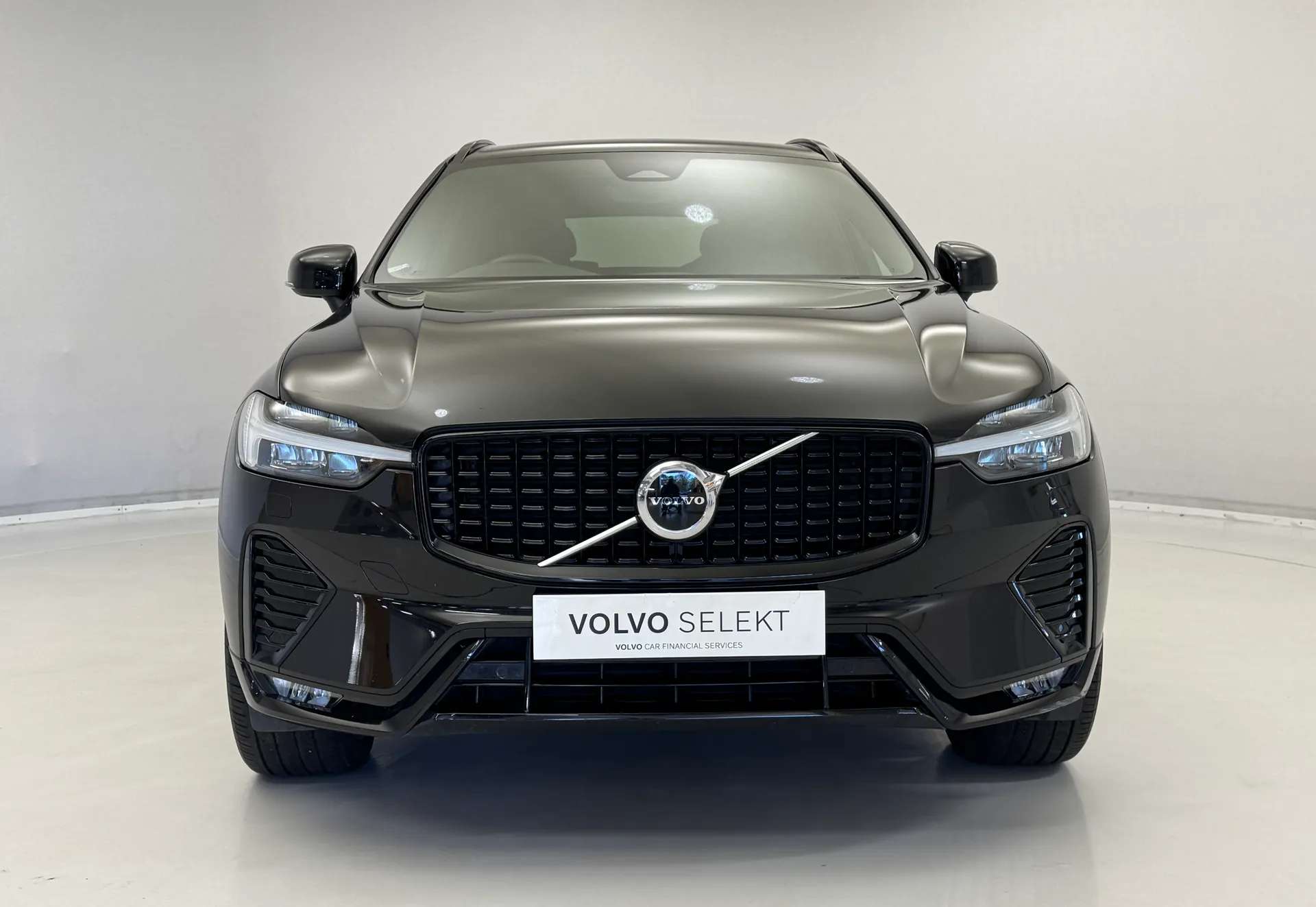 A 2021 VOLVO XC60 2.0 B5P R DESIGN 5dr AWD Geartronic A 2021 VOLVO XC60 2.0 B5P R DESIGN 5dr AWD Geartronic