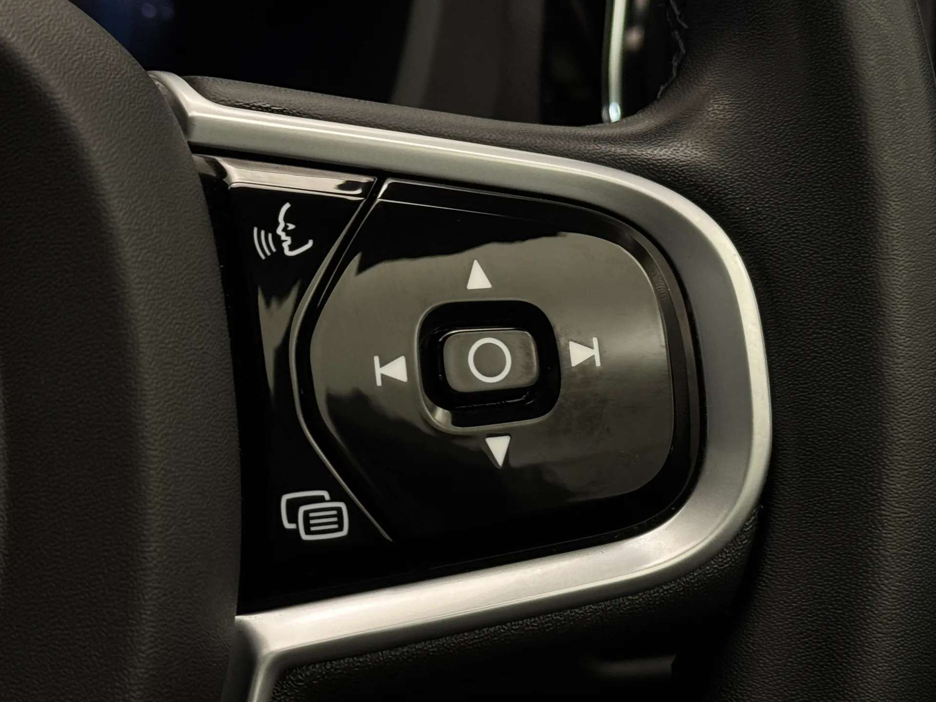 2021 VOLVO XC60 2021 VOLVO XC60