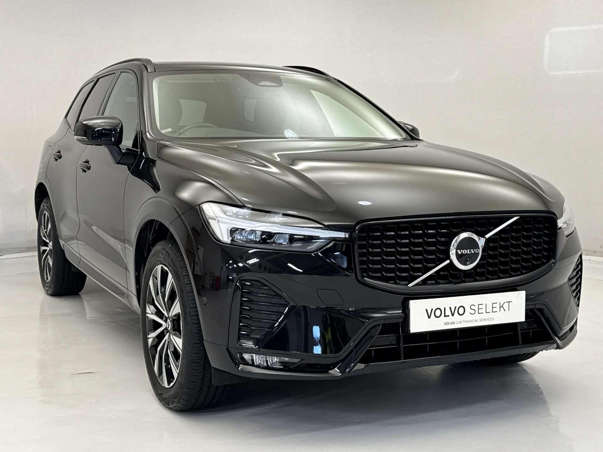 A 2023 VOLVO XC60 2.0 B5P Plus Dark 5dr AWD Geartronic A 2023 VOLVO XC60 2.0 B5P Plus Dark 5dr AWD Geartronic