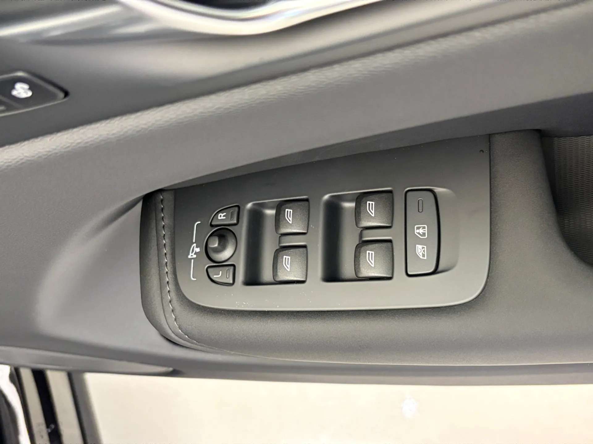 2026 VOLVO XC60 2026 VOLVO XC60