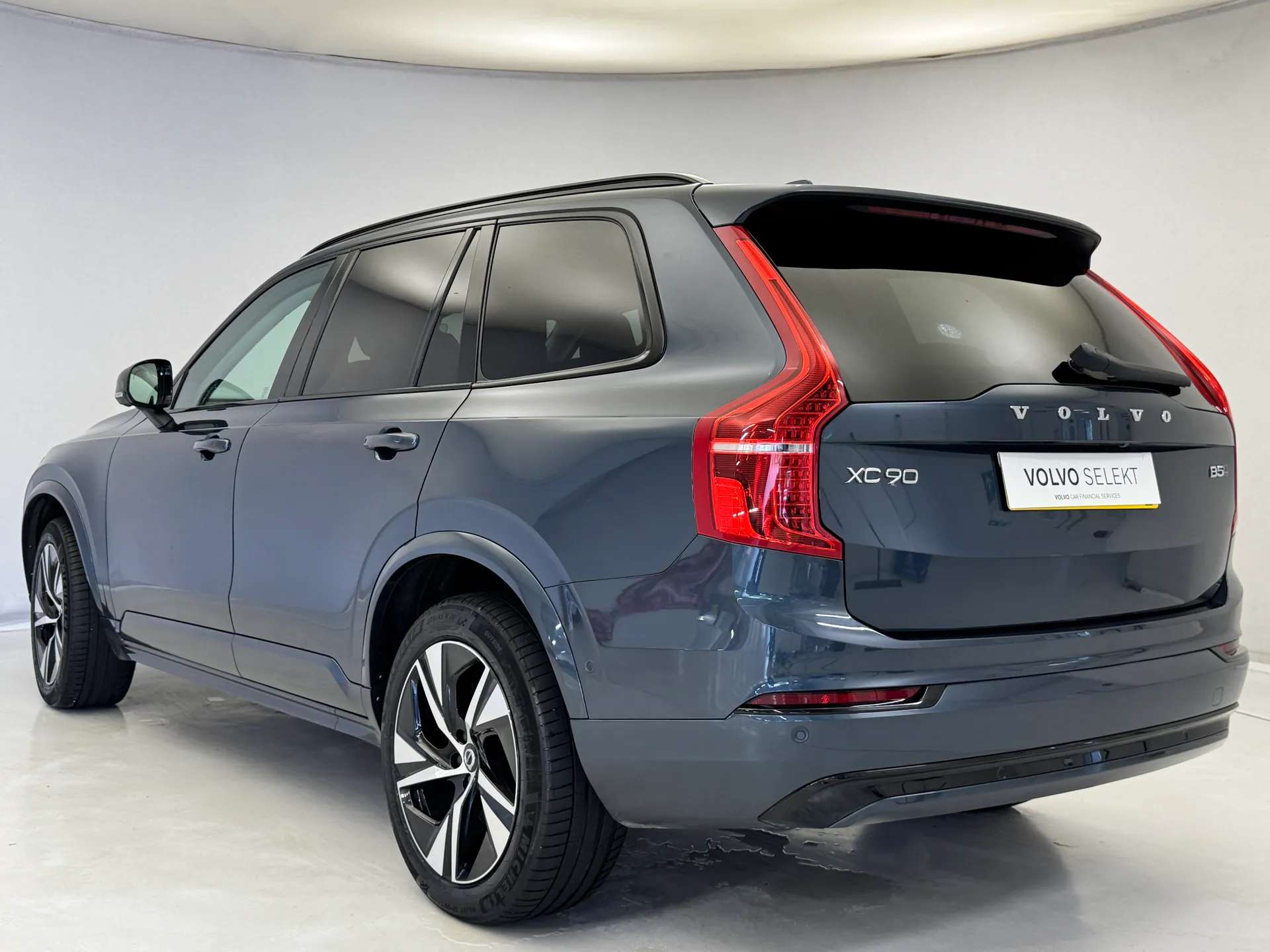 2023 VOLVO XC90 2023 VOLVO XC90
