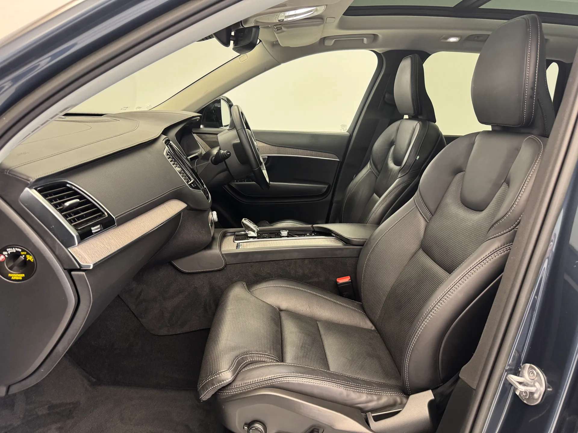 2023 VOLVO XC90 2023 VOLVO XC90