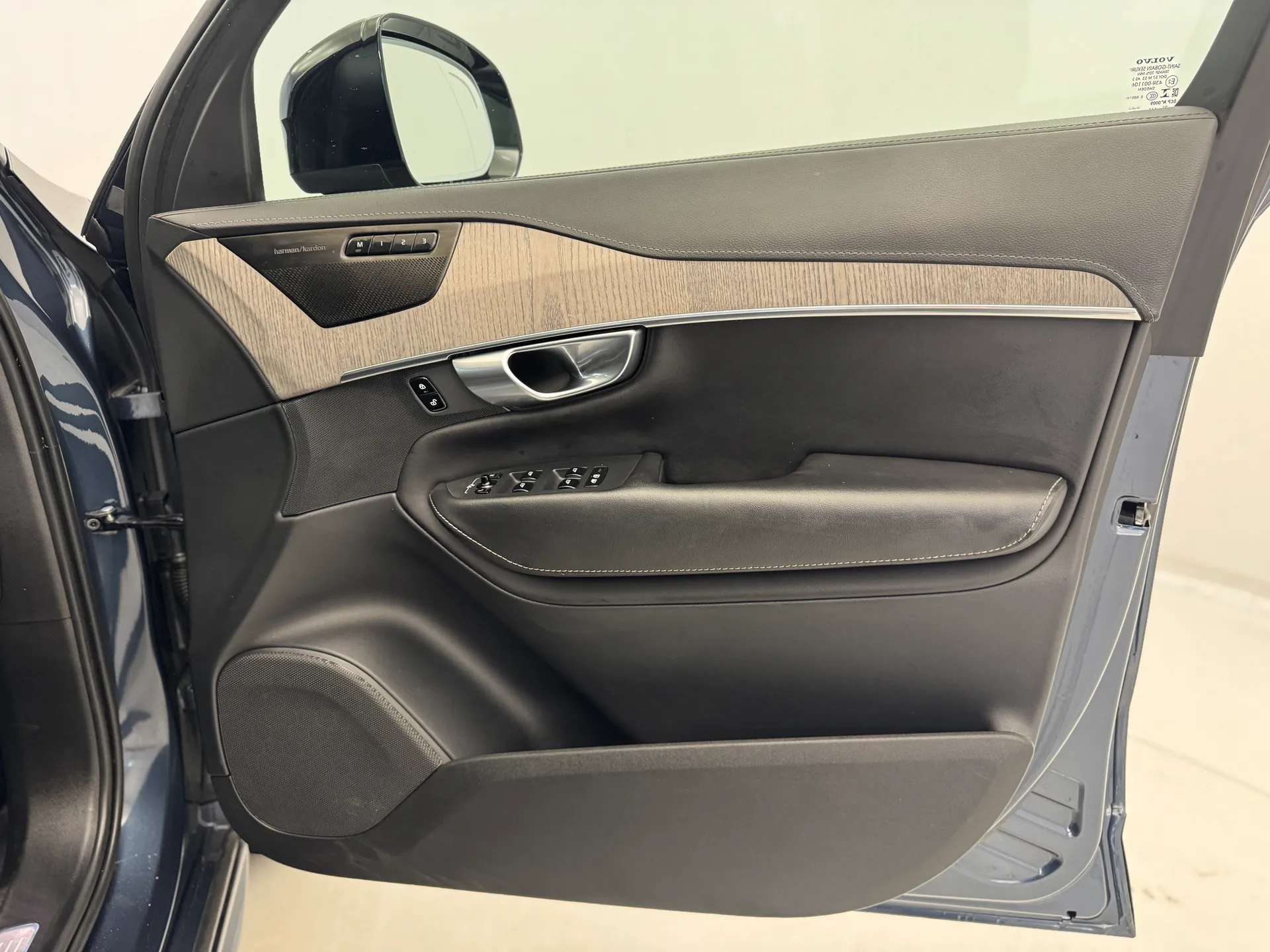 2023 VOLVO XC90 2023 VOLVO XC90