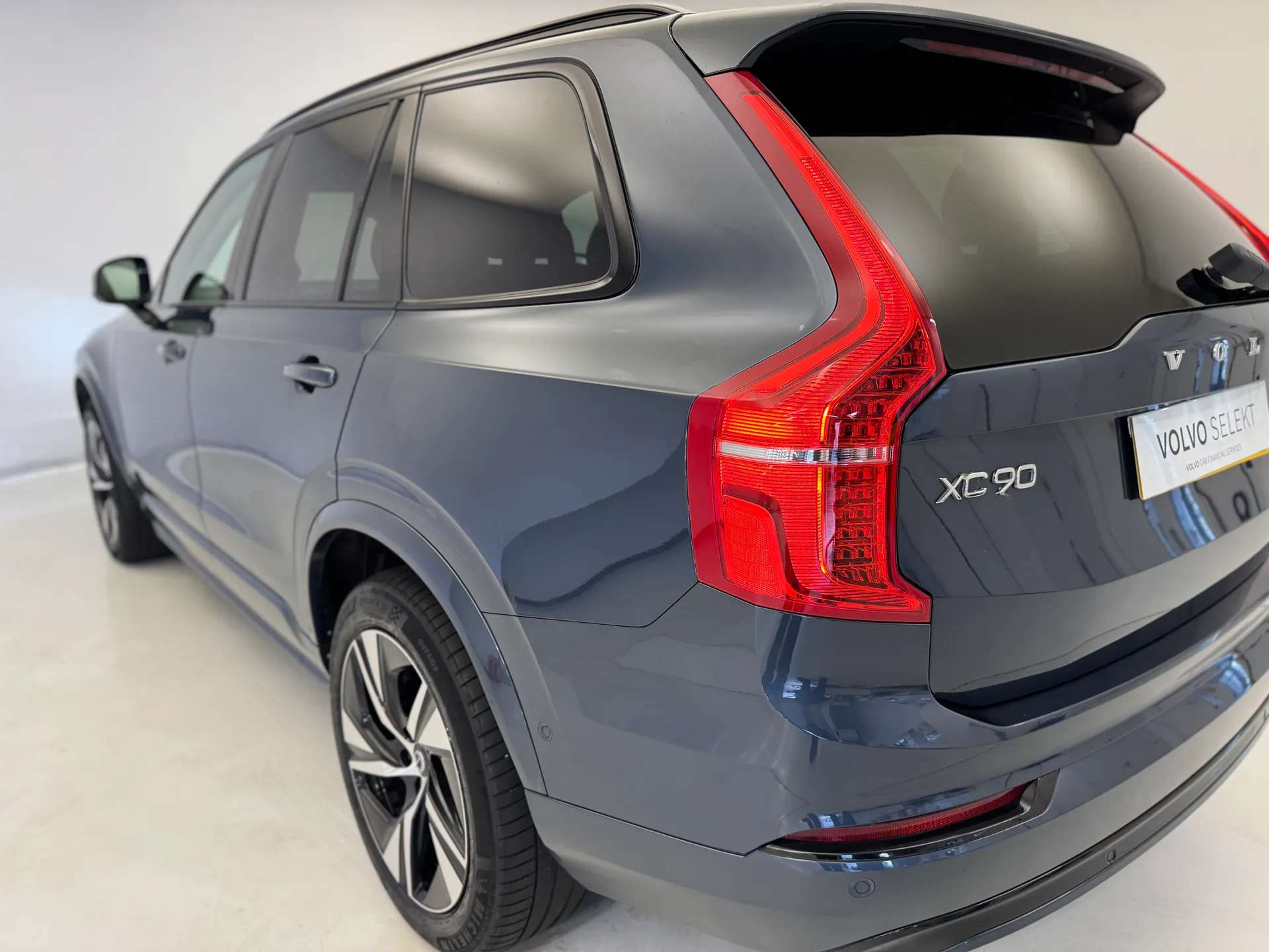 2023 VOLVO XC90 2023 VOLVO XC90