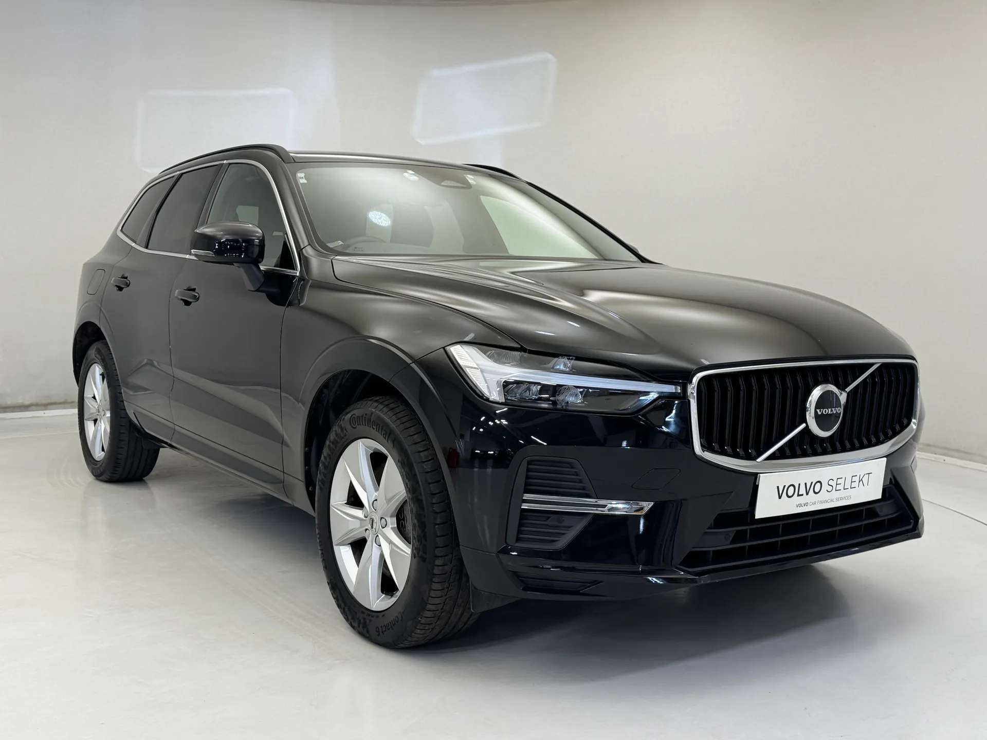 A 2021 VOLVO XC60 2.0 B4D Momentum 5dr AWD Geartronic A 2021 VOLVO XC60 2.0 B4D Momentum 5dr AWD Geartronic