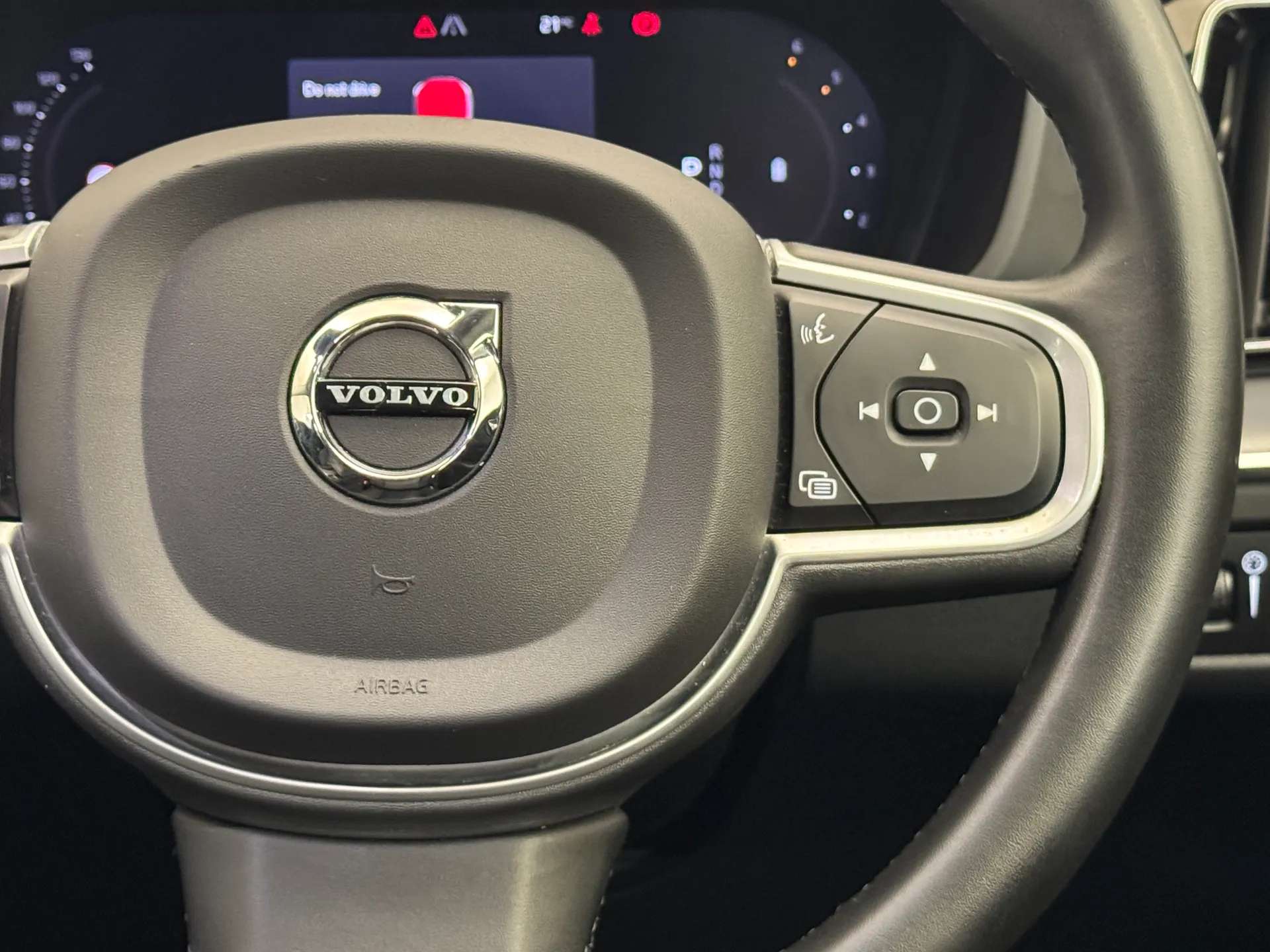 2021 VOLVO XC60 2021 VOLVO XC60