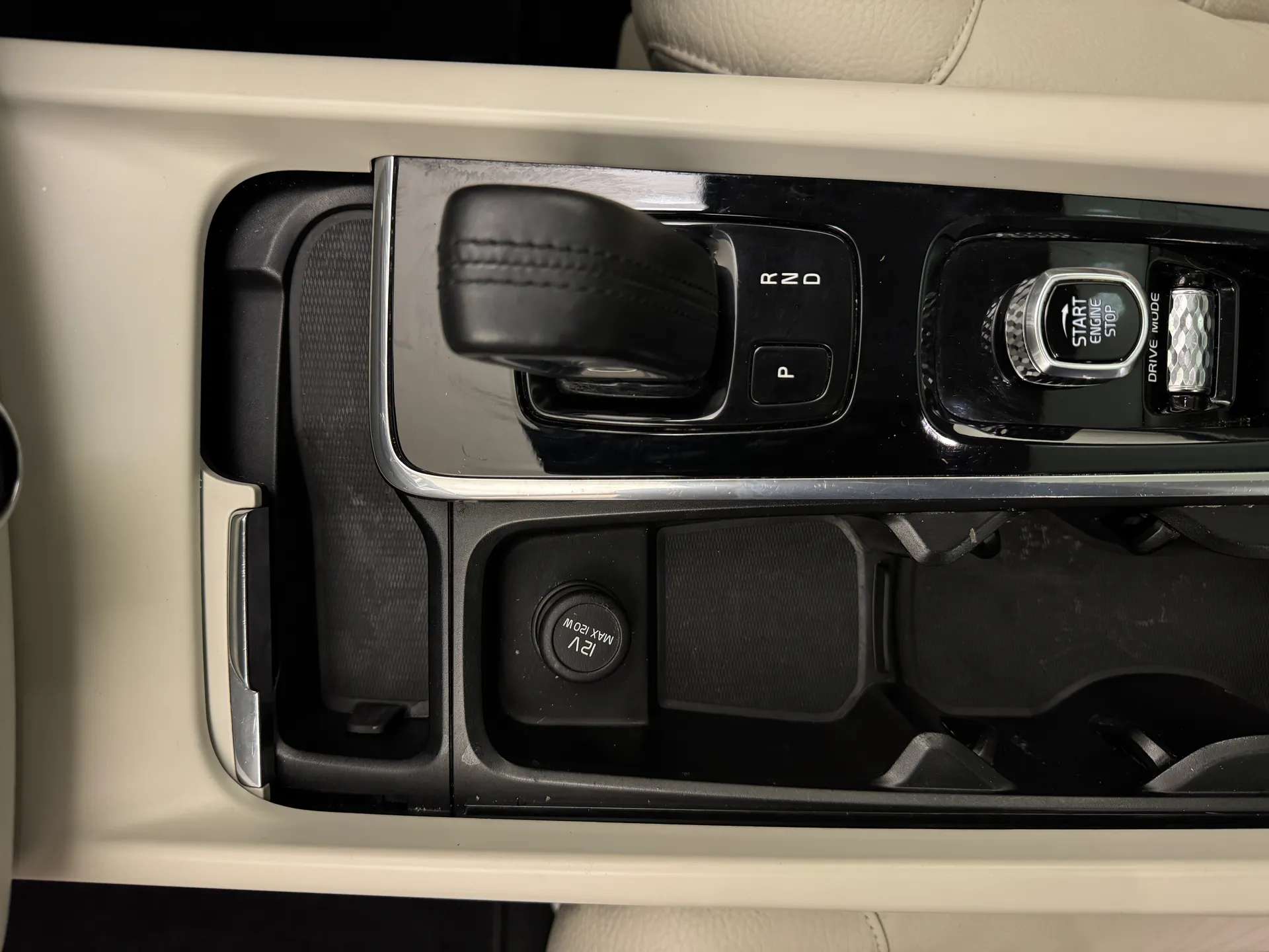 2020 VOLVO XC60 2020 VOLVO XC60