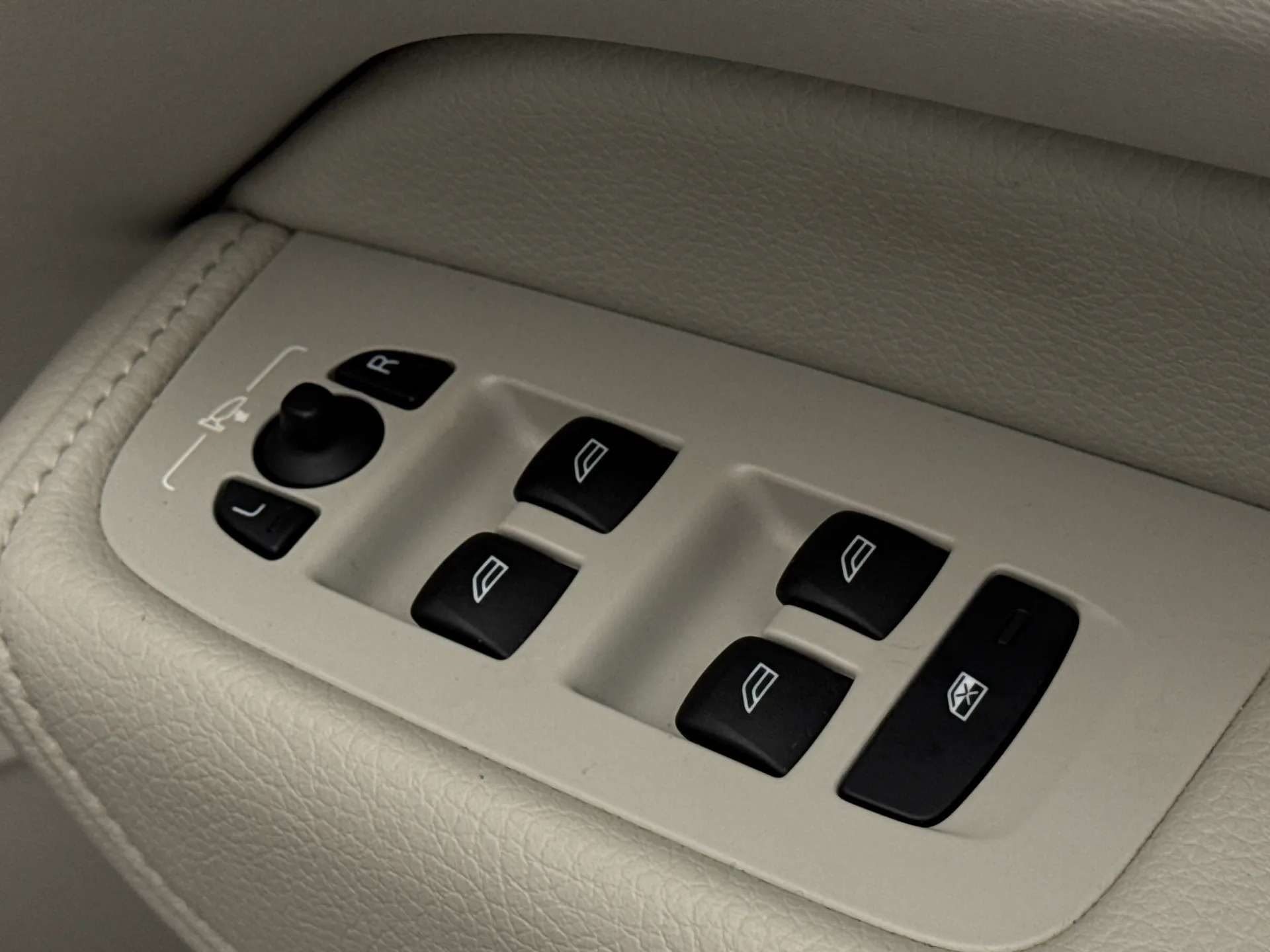 2020 VOLVO XC60 2020 VOLVO XC60