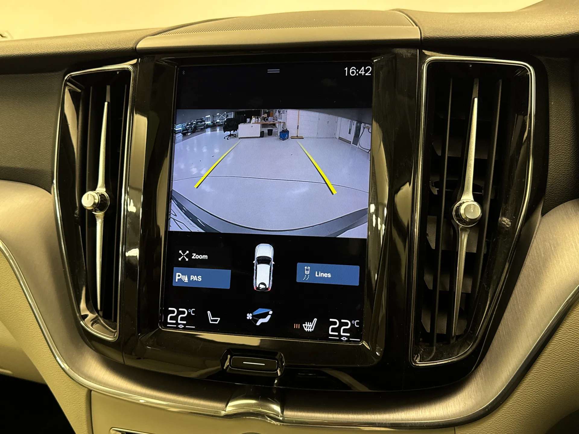 2020 VOLVO XC60 2020 VOLVO XC60