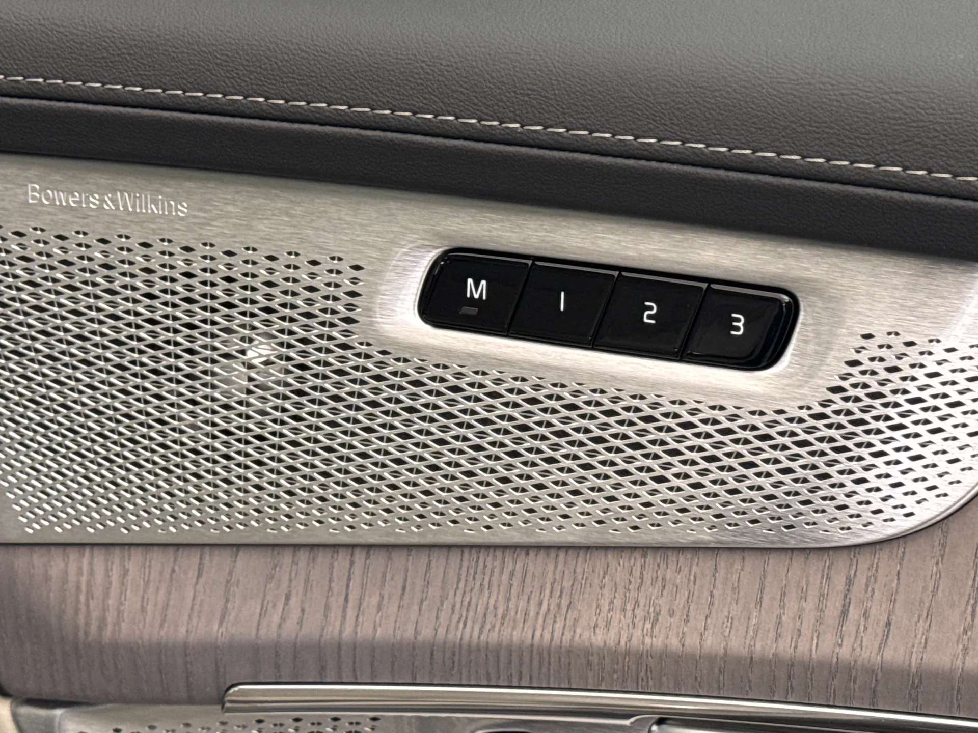 2025 VOLVO XC90 2025 VOLVO XC90