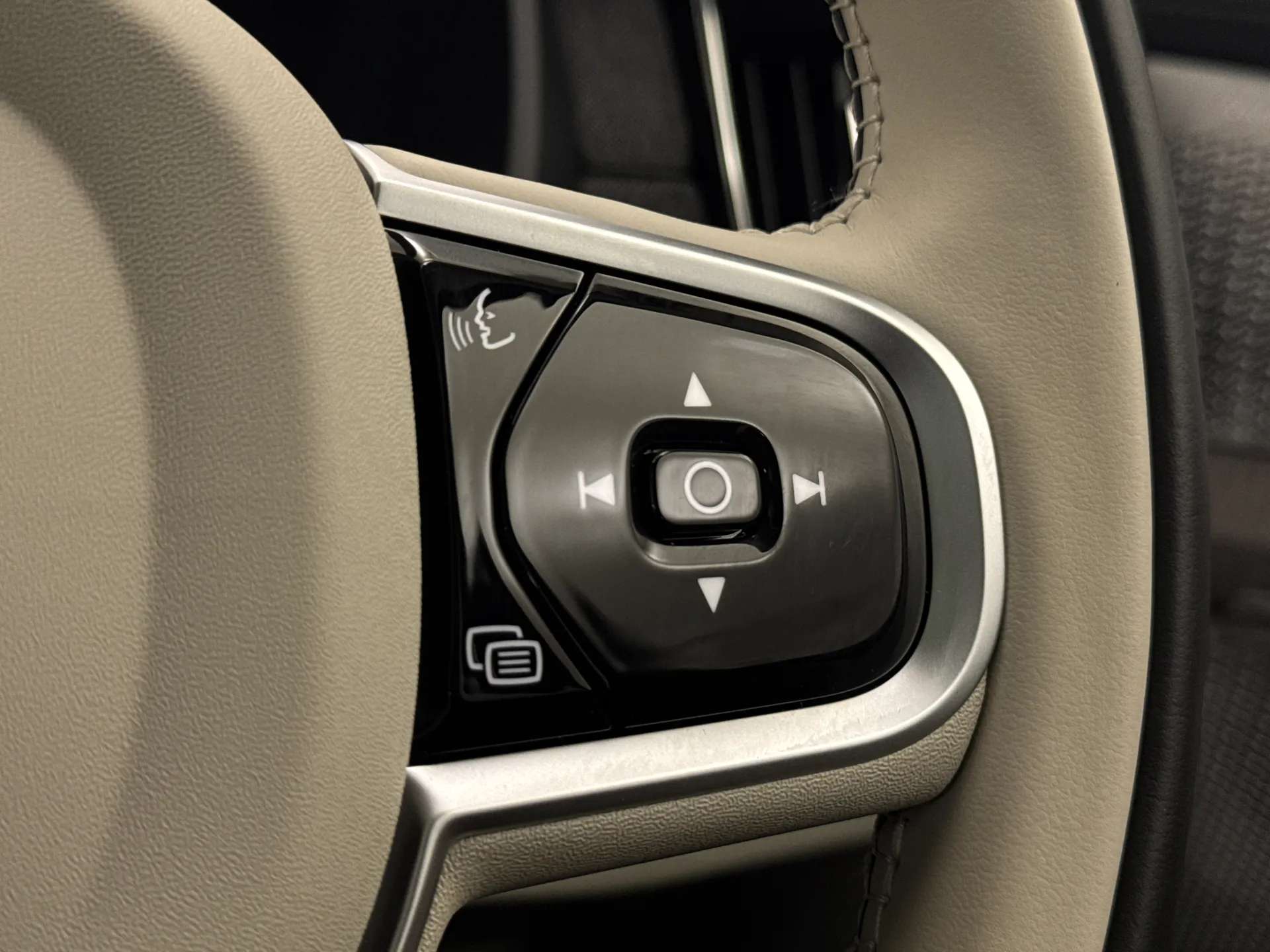 2025 VOLVO XC90 2025 VOLVO XC90