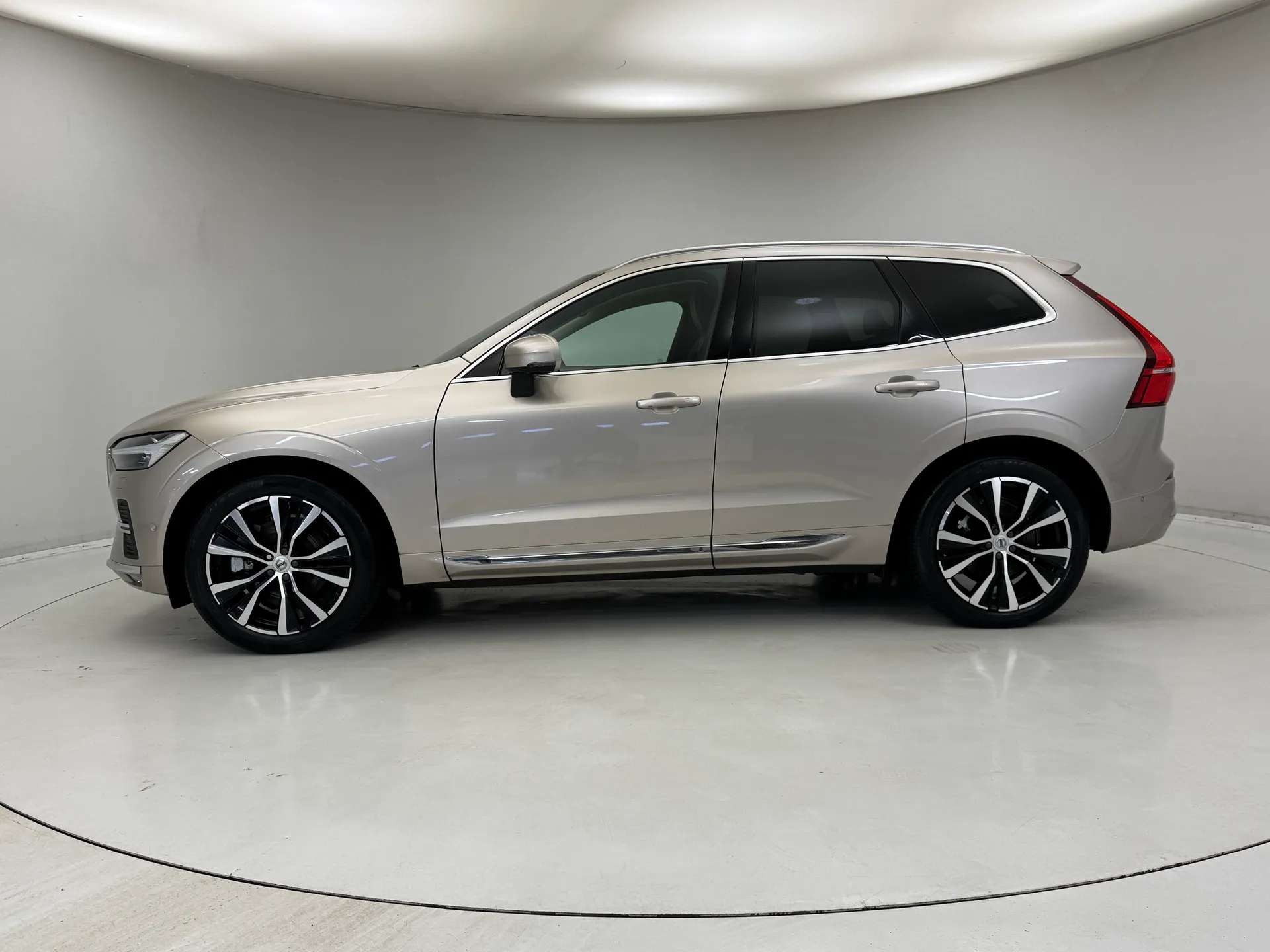 A 2025 VOLVO XC60 2.0 B5P Ultra Dark 5dr AWD Geartronic A 2025 VOLVO XC60 2.0 B5P Ultra Dark 5dr AWD Geartronic