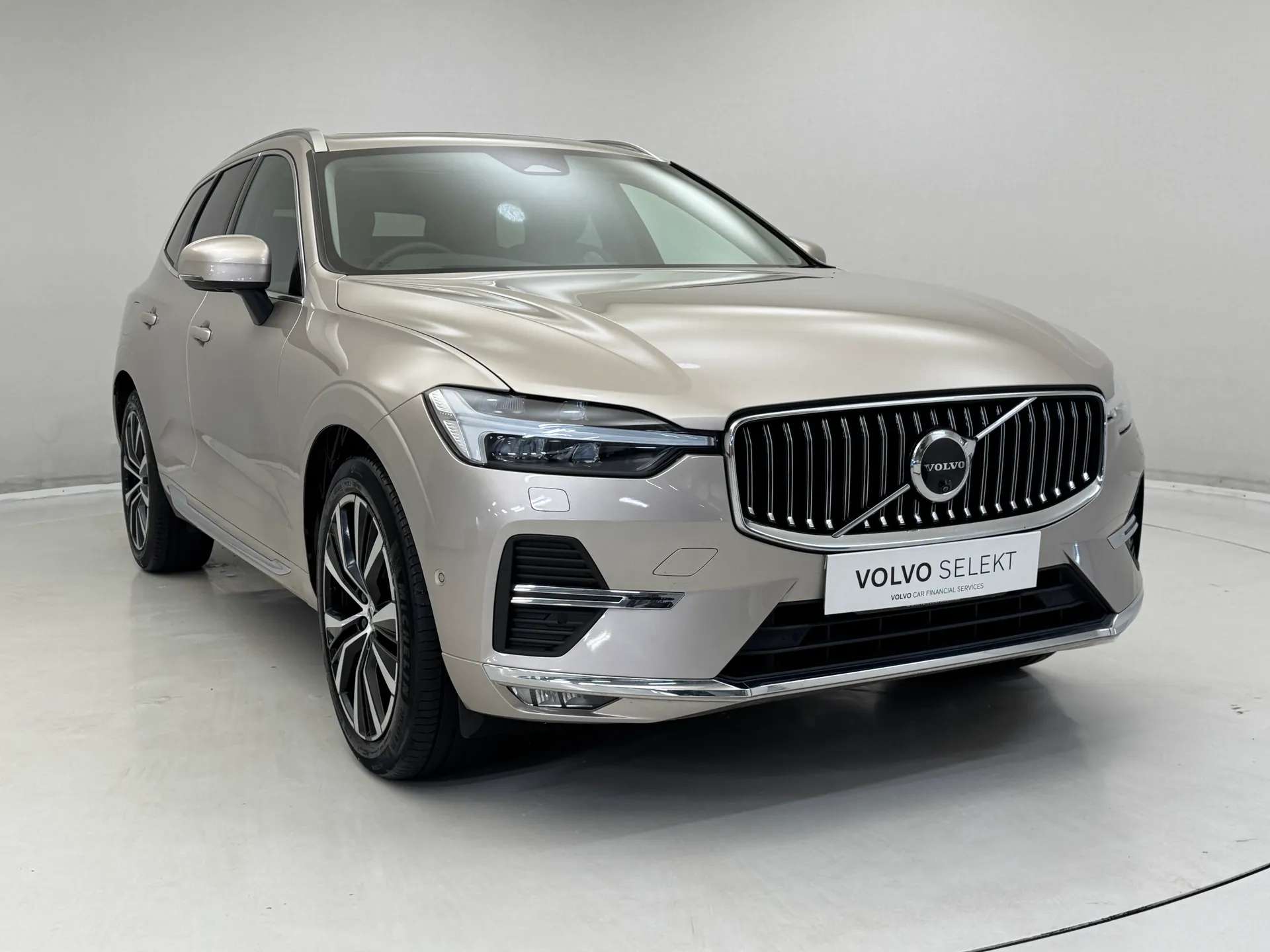 A 2025 VOLVO XC60 2.0 B5P Ultra Dark 5dr AWD Geartronic A 2025 VOLVO XC60 2.0 B5P Ultra Dark 5dr AWD Geartronic