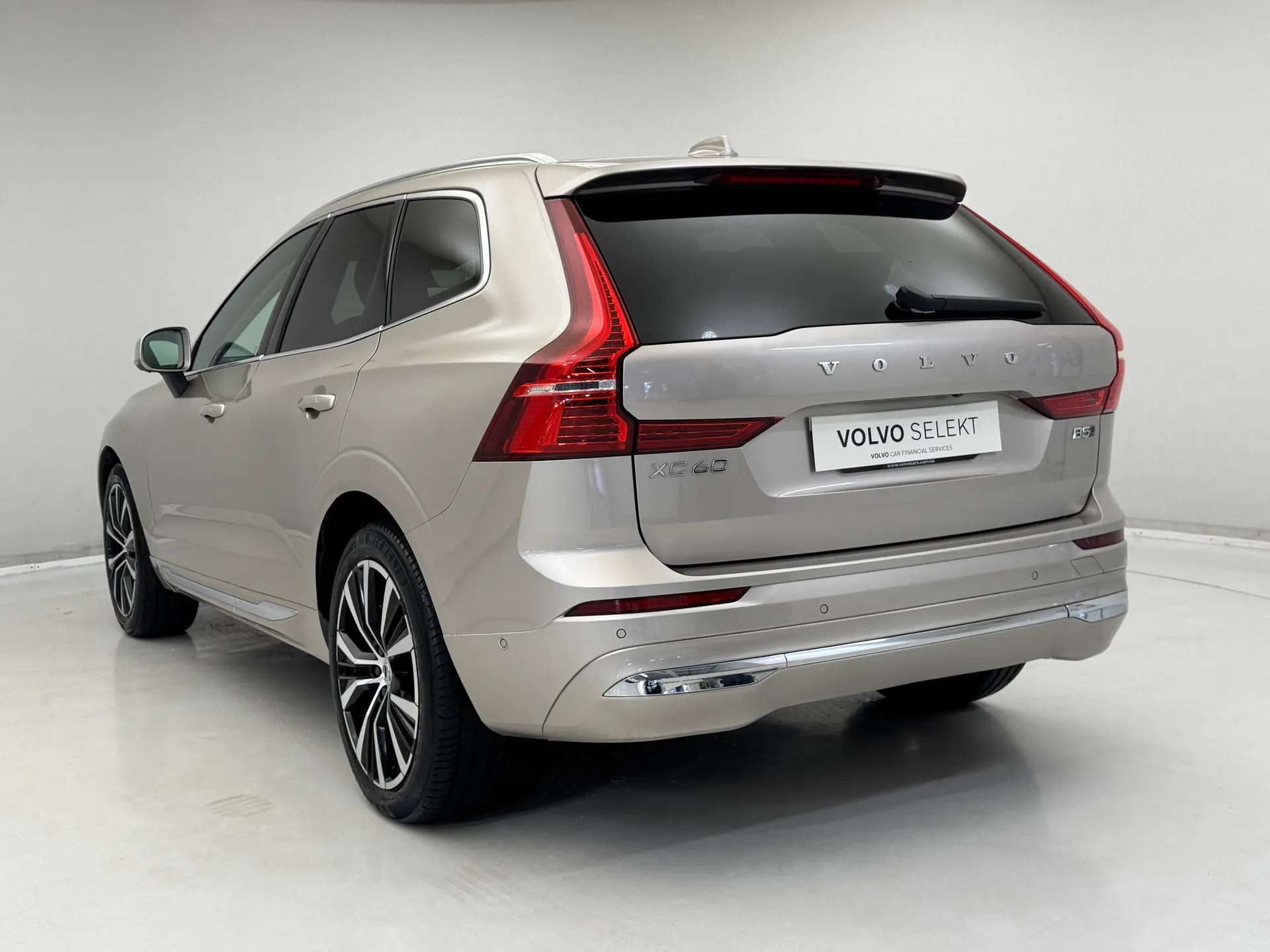 2025 VOLVO XC60 2025 VOLVO XC60