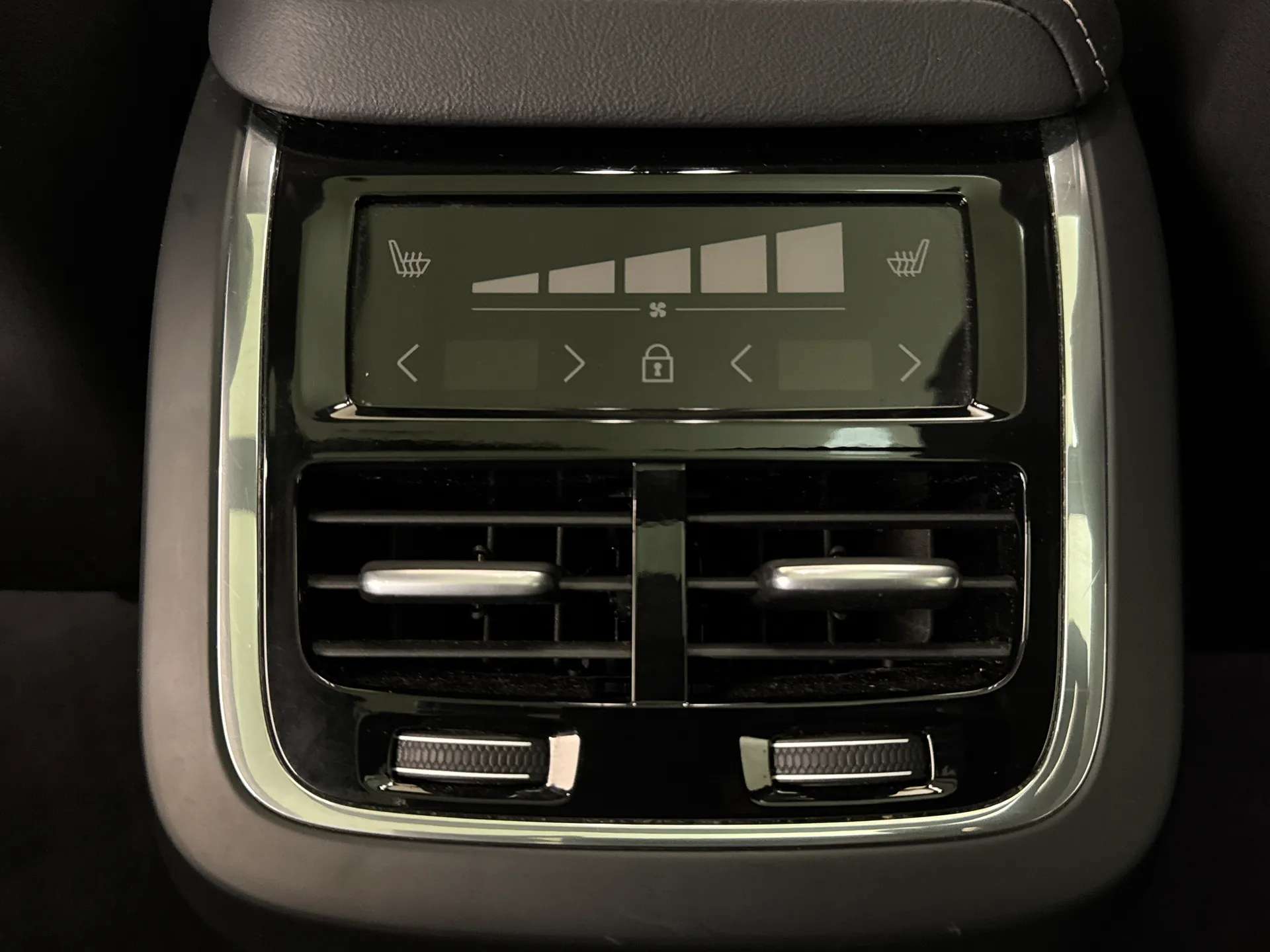 2025 VOLVO XC60 2025 VOLVO XC60