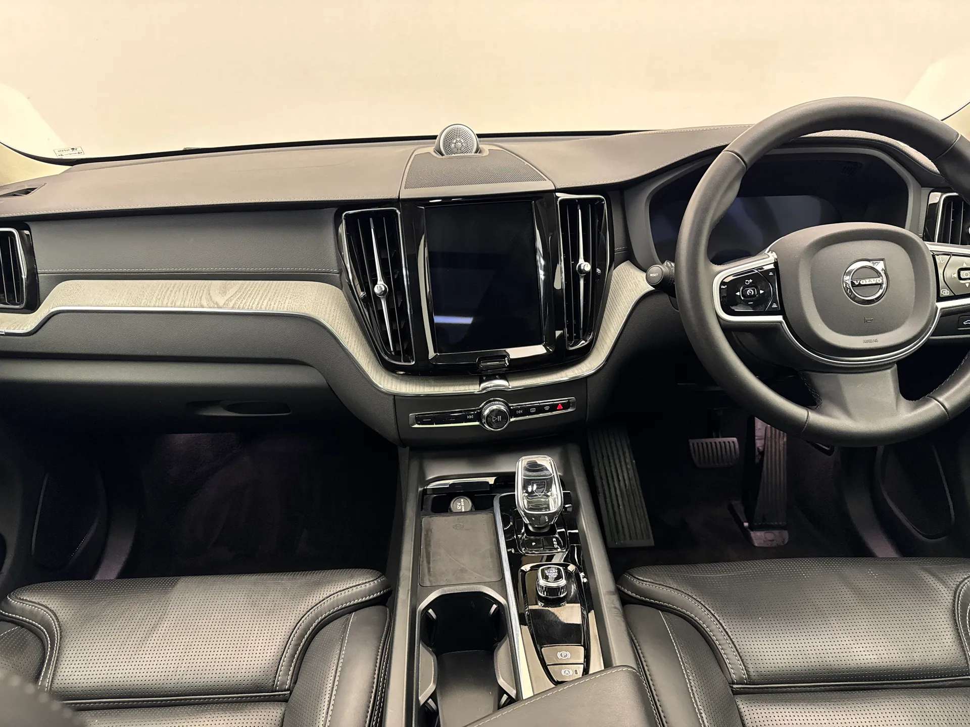 2025 VOLVO XC60 2025 VOLVO XC60