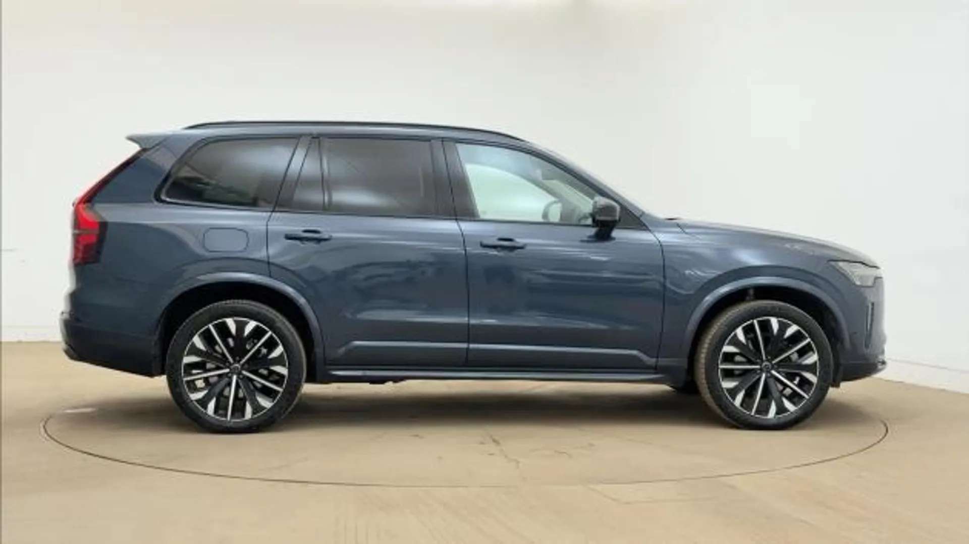 A 2025 VOLVO XC90 2.0 B5P Ultra Dark 5dr AWD Geartronic A 2025 VOLVO XC90 2.0 B5P Ultra Dark 5dr AWD Geartronic