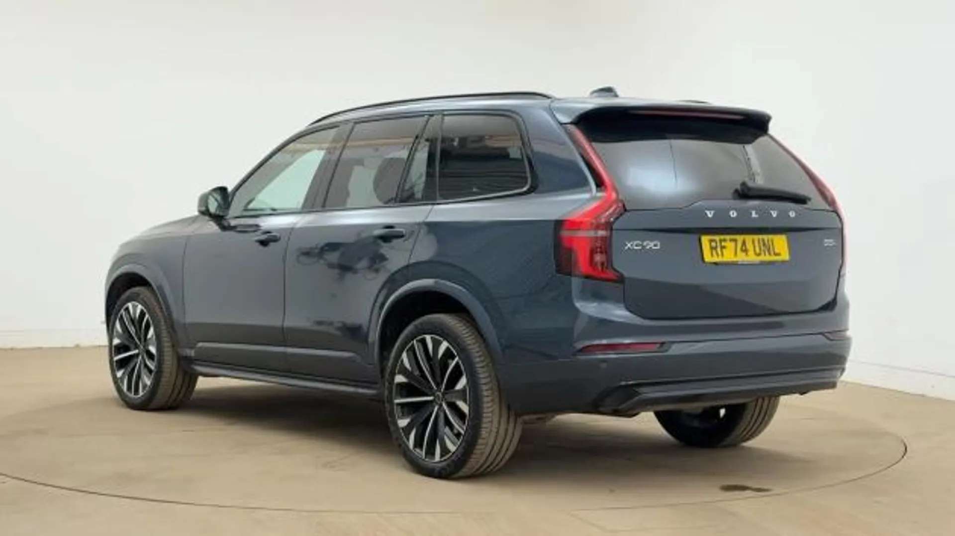 A 2025 VOLVO XC90 2.0 B5P Ultra Dark 5dr AWD Geartronic A 2025 VOLVO XC90 2.0 B5P Ultra Dark 5dr AWD Geartronic