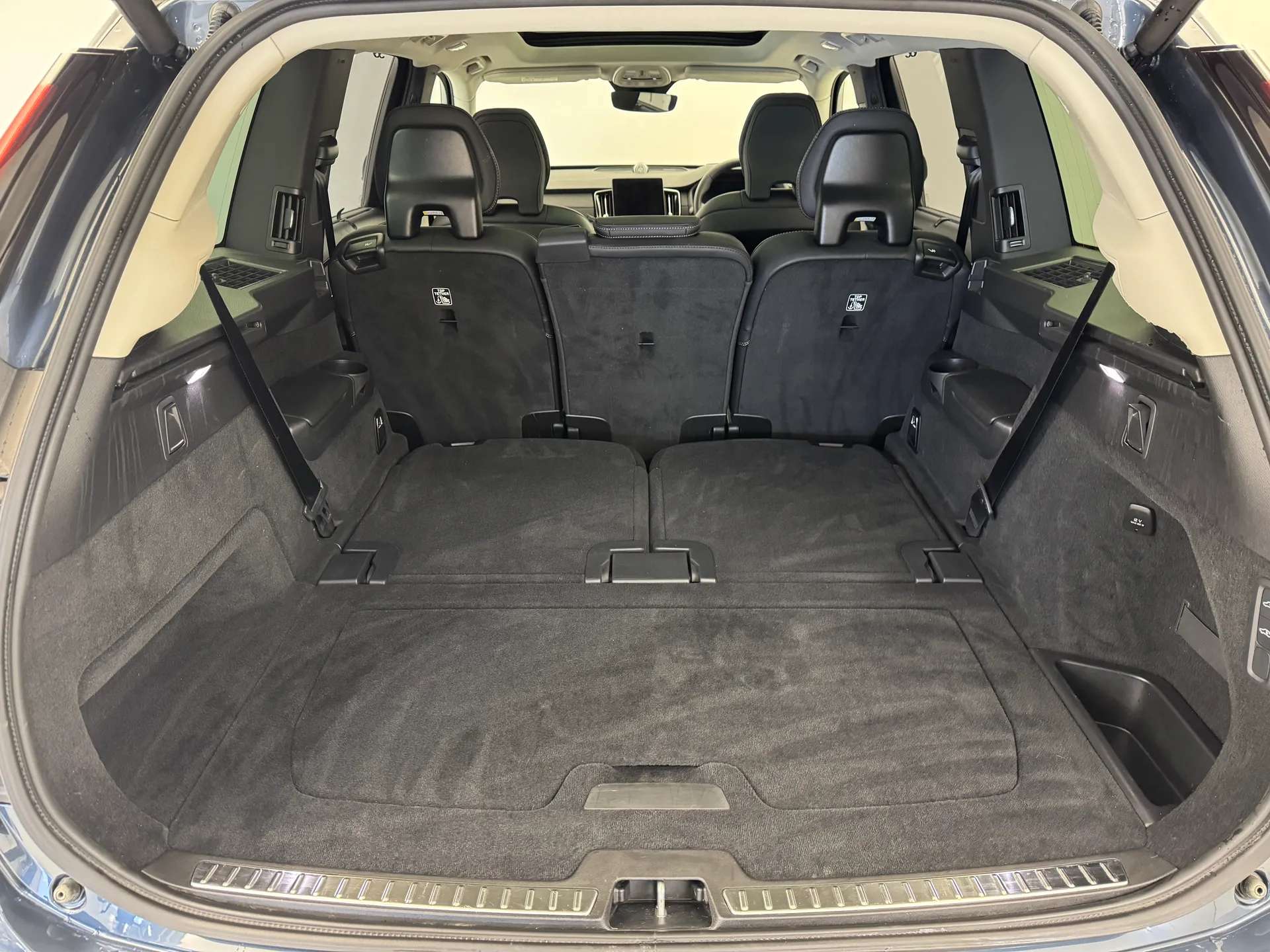2025 VOLVO XC90 2025 VOLVO XC90