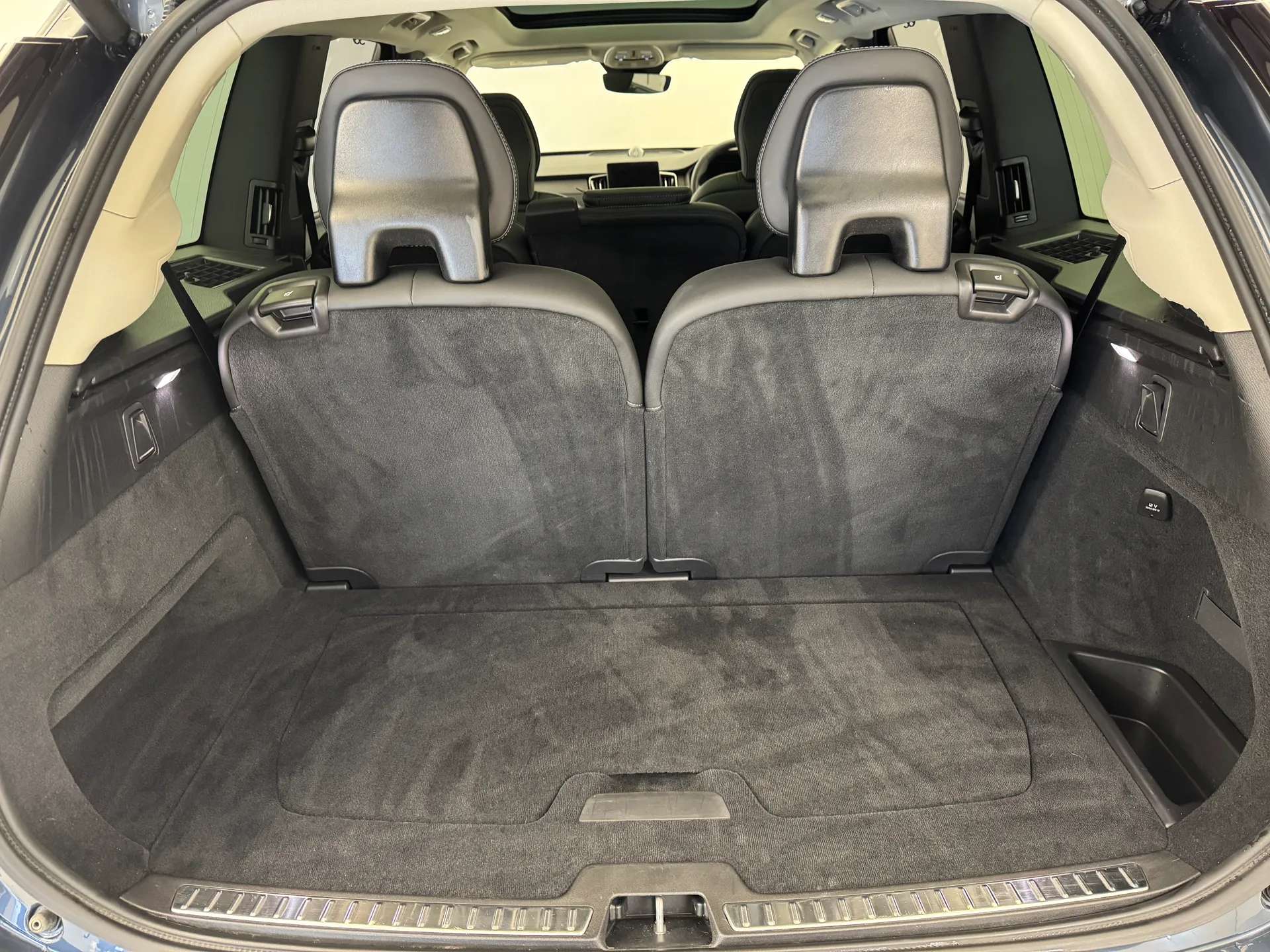 2025 VOLVO XC90 2025 VOLVO XC90