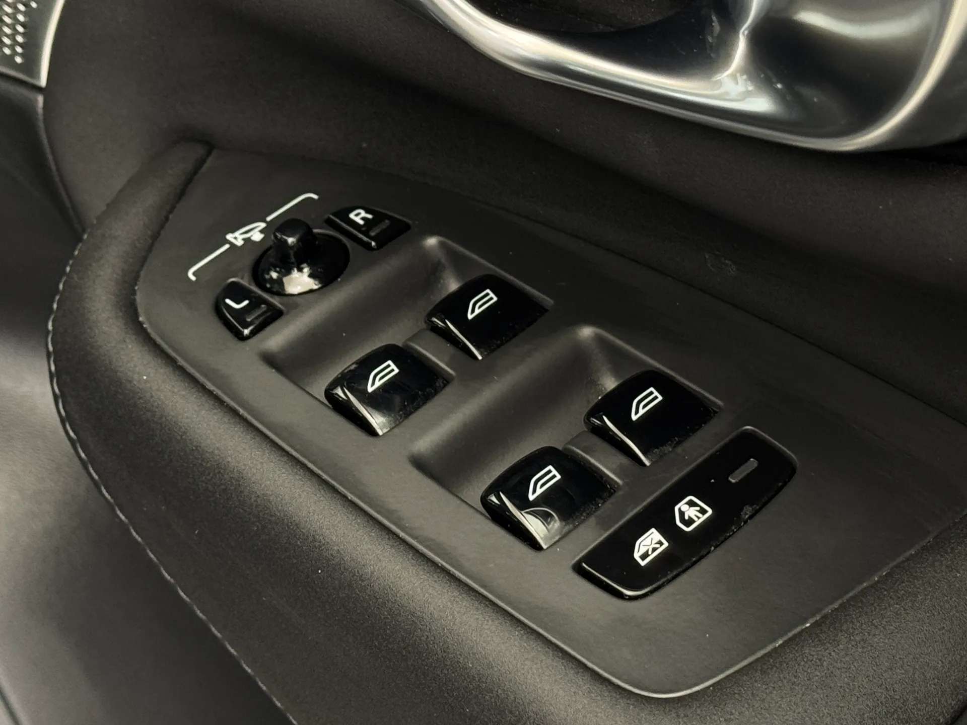 2025 VOLVO XC90 2025 VOLVO XC90
