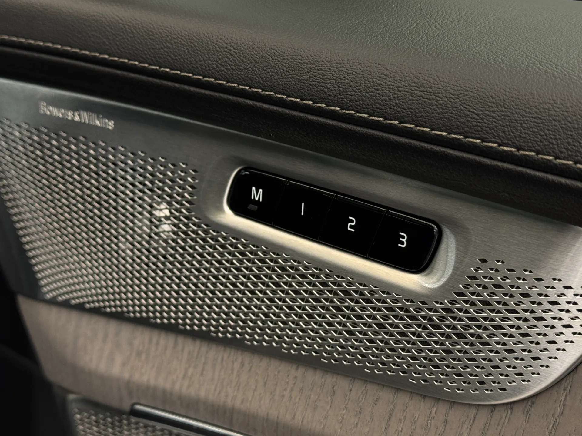 2025 VOLVO XC90 2025 VOLVO XC90