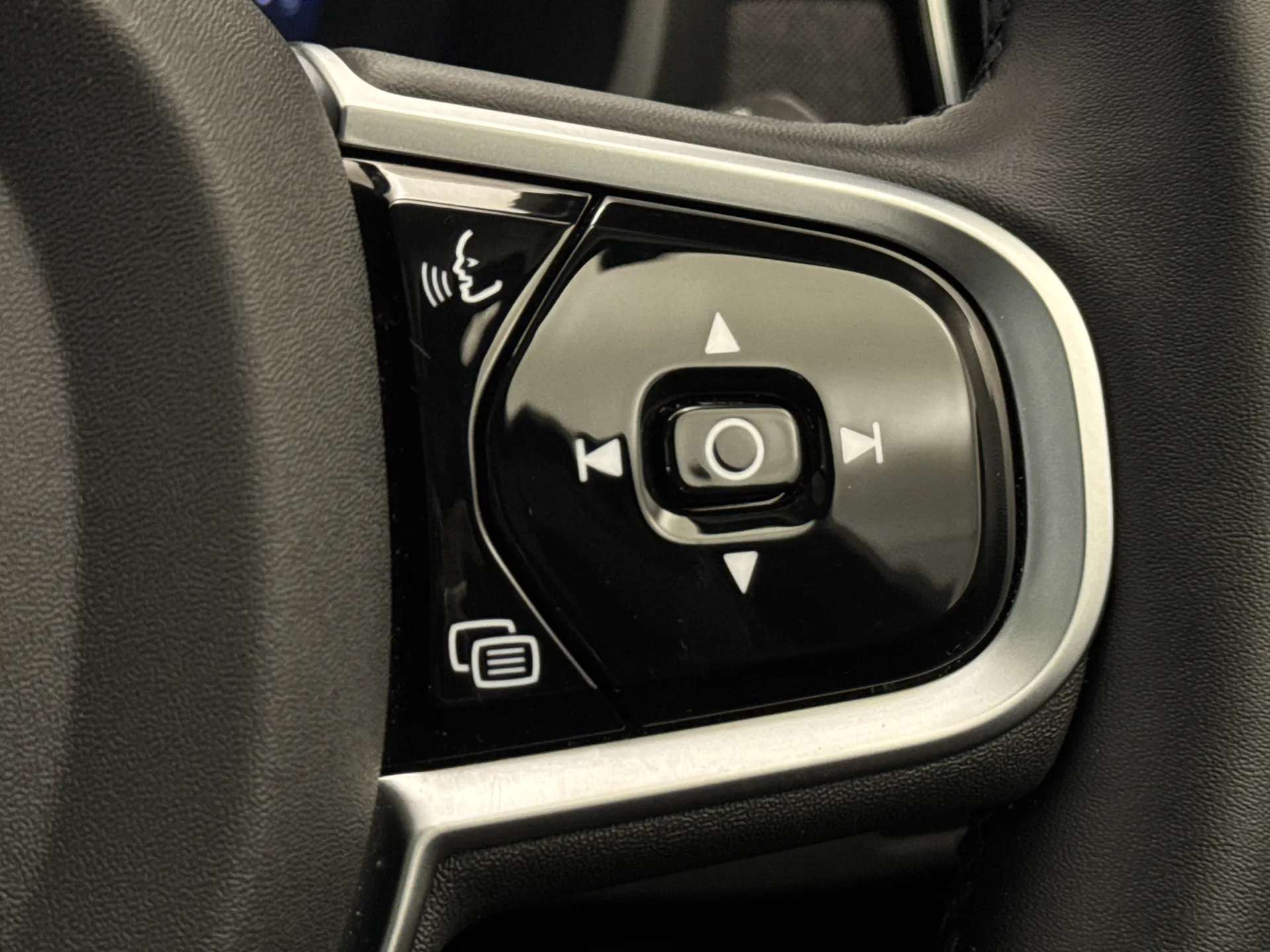 2025 VOLVO XC90 2025 VOLVO XC90