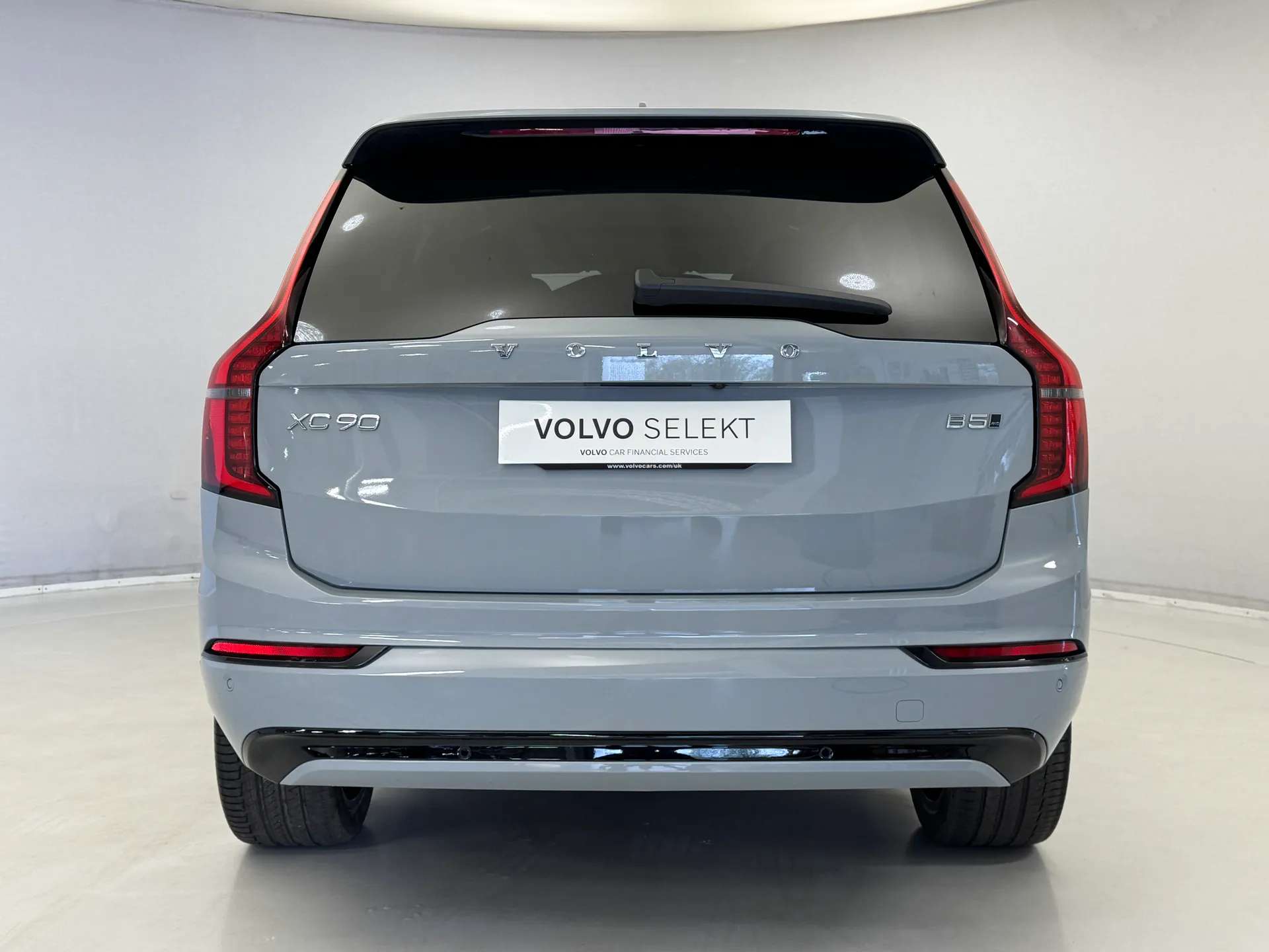 A 2025 VOLVO XC90 2.0 B5P Ultra Dark 5dr AWD Geartronic A 2025 VOLVO XC90 2.0 B5P Ultra Dark 5dr AWD Geartronic