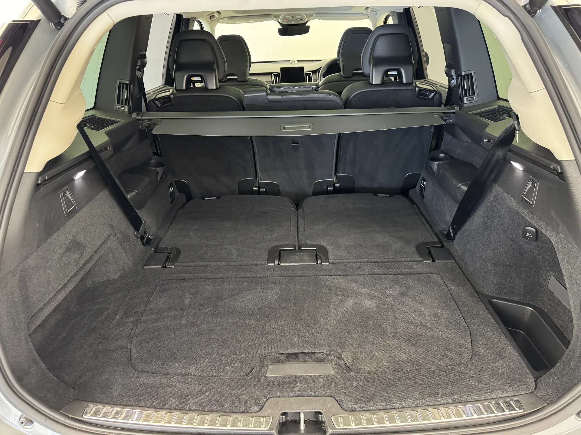 2025 VOLVO XC90 2025 VOLVO XC90